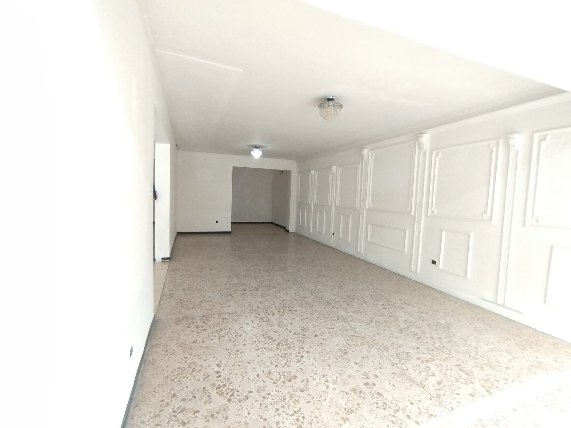 Local en arriendo en Laureles, Medellín — foto 1 de 20