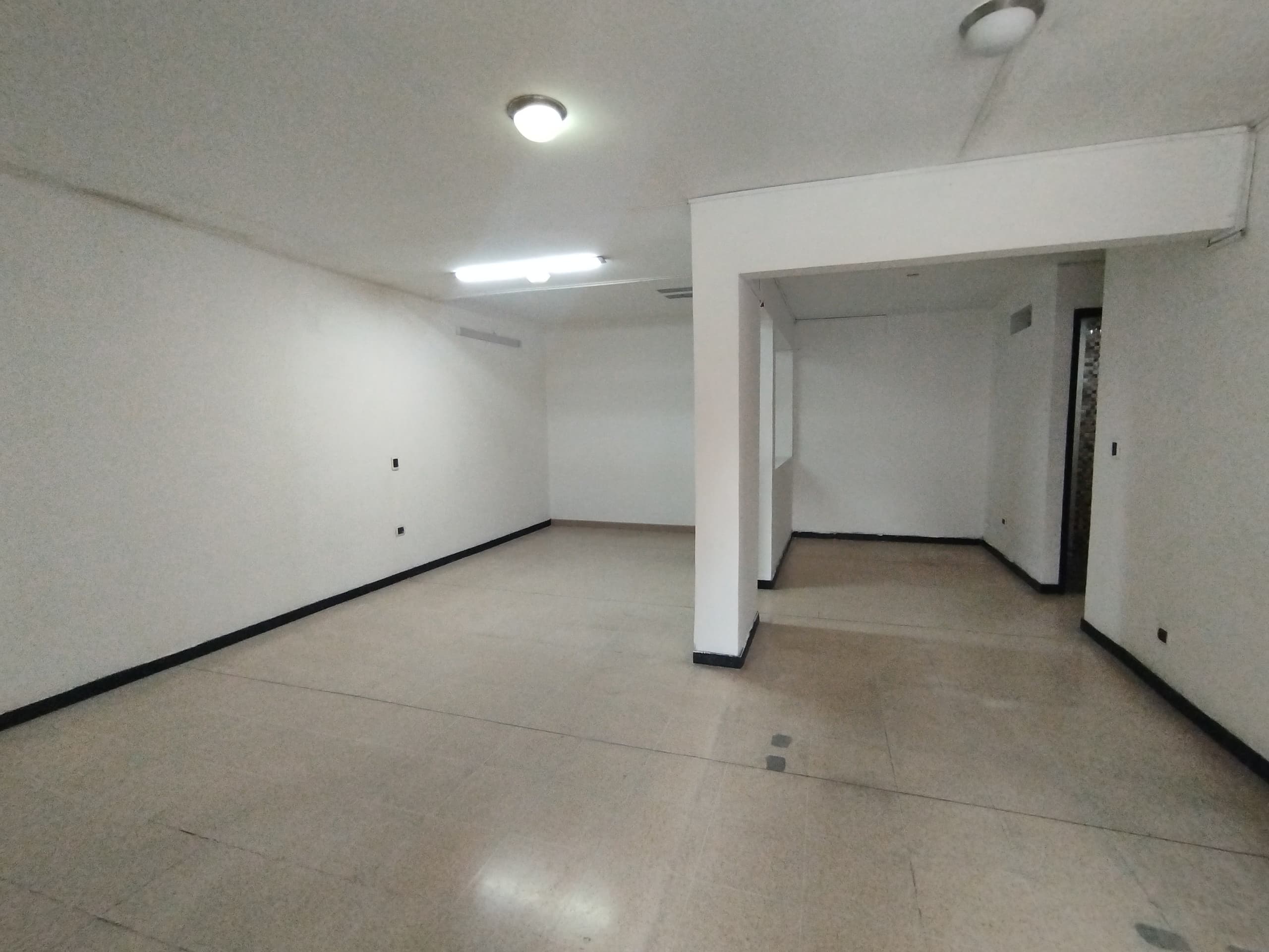 Local en arriendo en Laureles, Medellín — foto 2 de 20