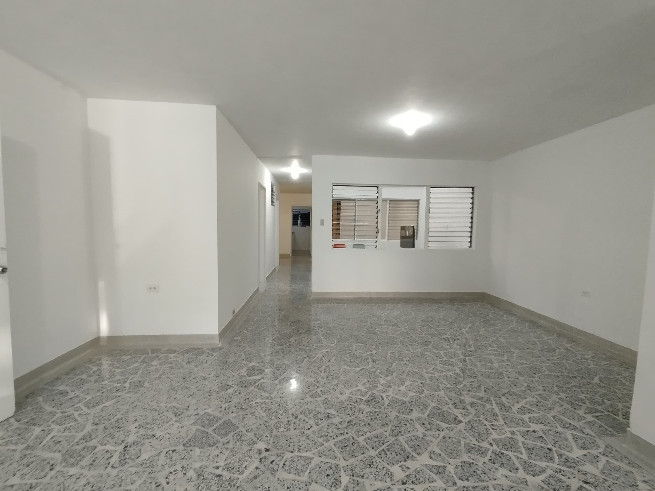 Casa Comercial en arriendo en Lorena, Laureles, Medellín — foto 2 de 20