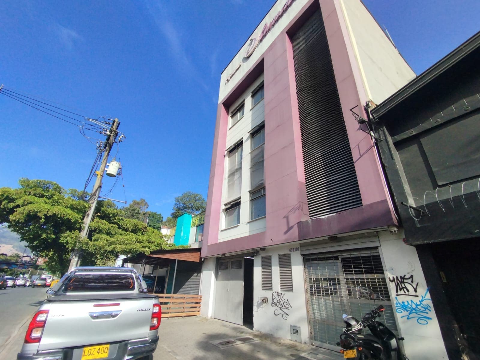 Edificio en arriendo en Cerro Nutibara, Belen, Medellín — foto 1 de 20