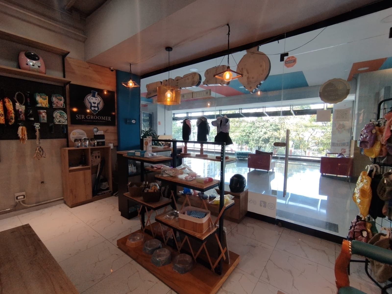 Local en arriendo en El Tesoro, El Poblado, Medellín — foto 4 de 14