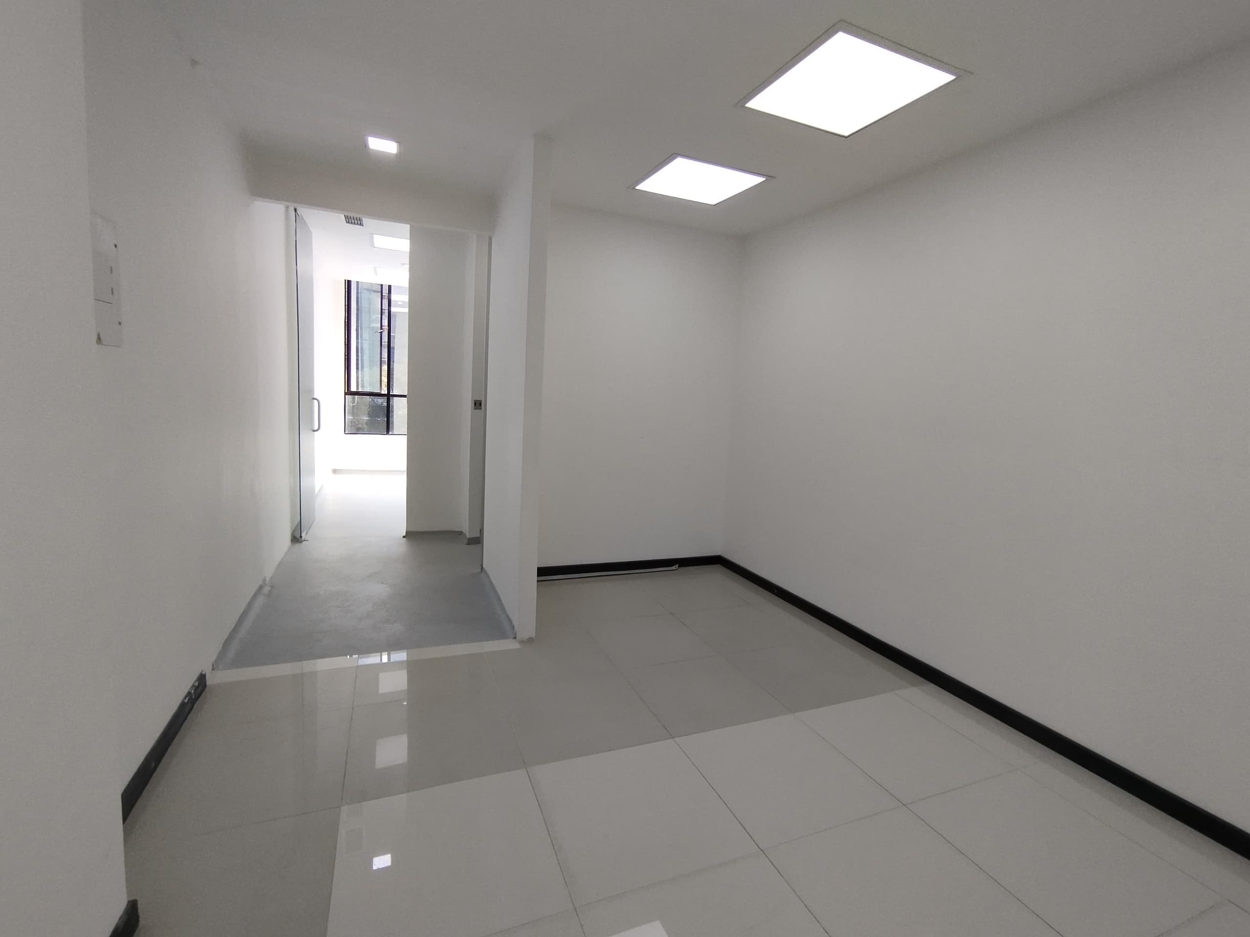 Local en arriendo en Milla De Oro, El Poblado, Medellín — foto 2 de 9