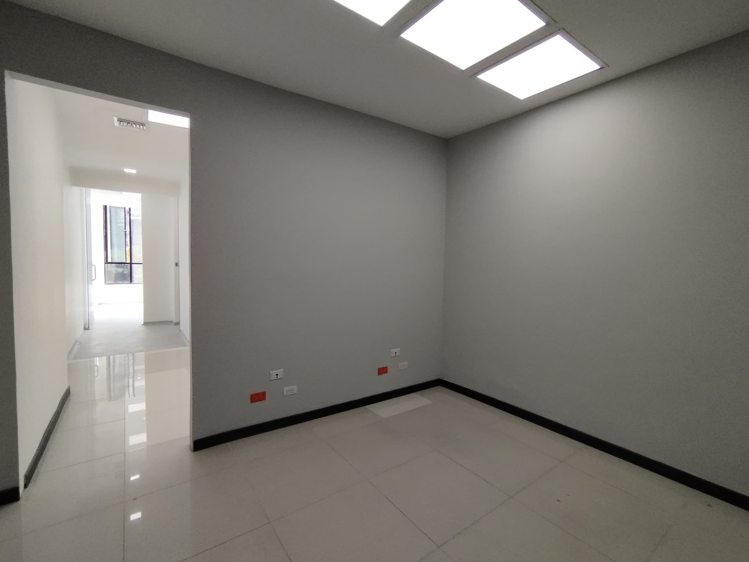 Local en arriendo en Milla De Oro, El Poblado, Medellín — foto 3 de 9