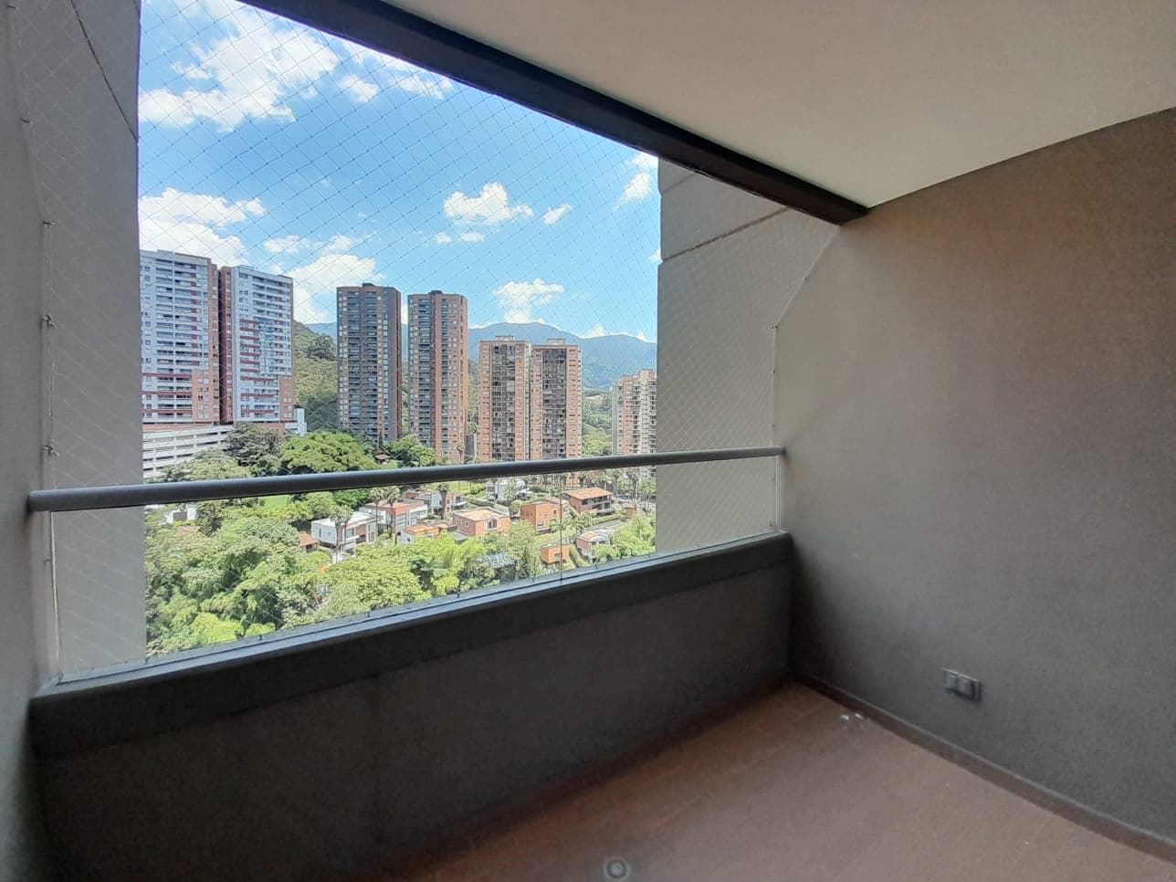 Apartamento en arriendo en Vegas De San José, Sabaneta — foto 1 de 20