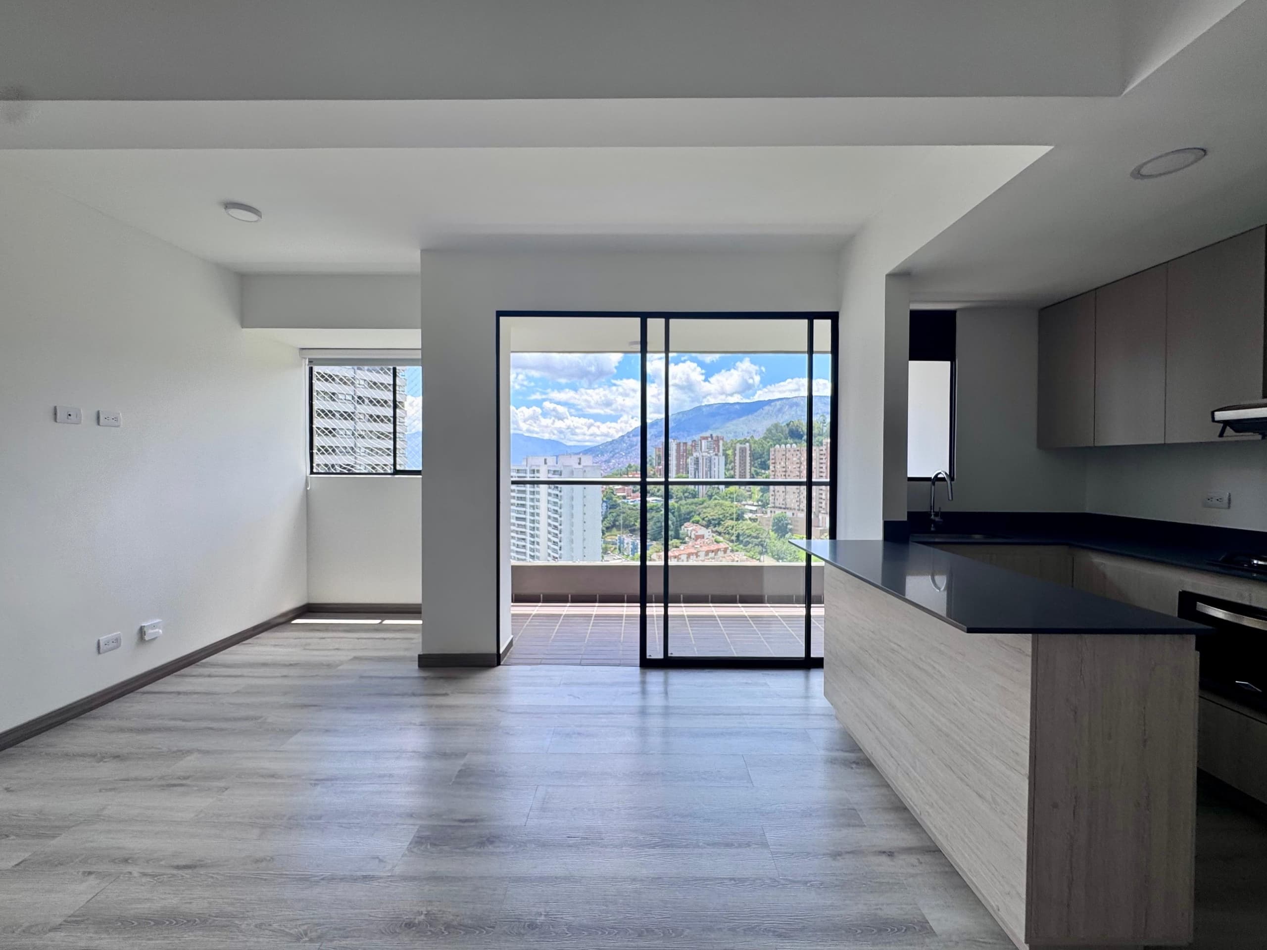 Apartamento en arriendo en Las Palmas, Centro, Medellín — foto 2 de 15