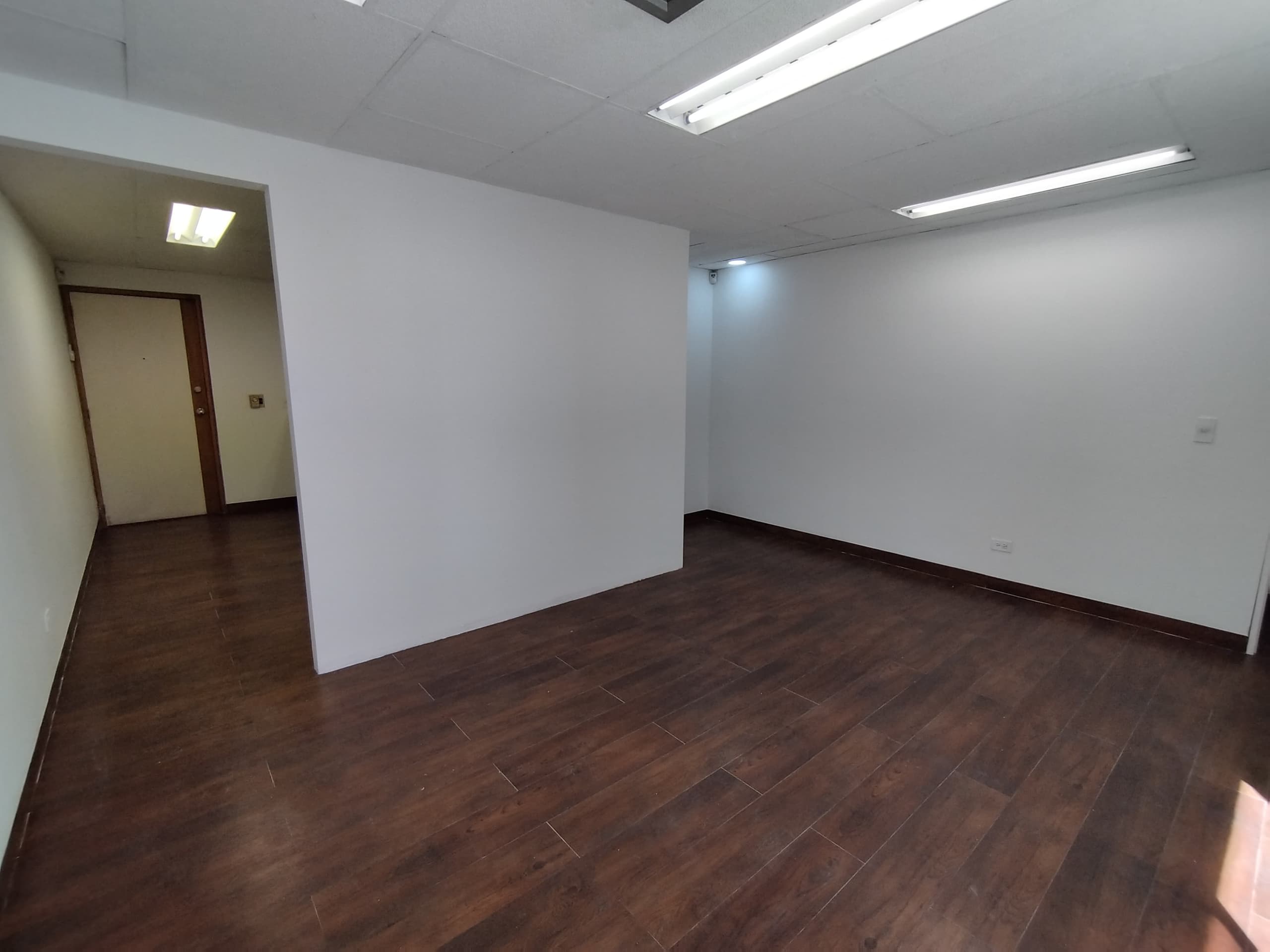 Oficina en arriendo en Milla De Oro, El Poblado, Medellín — foto 4 de 12