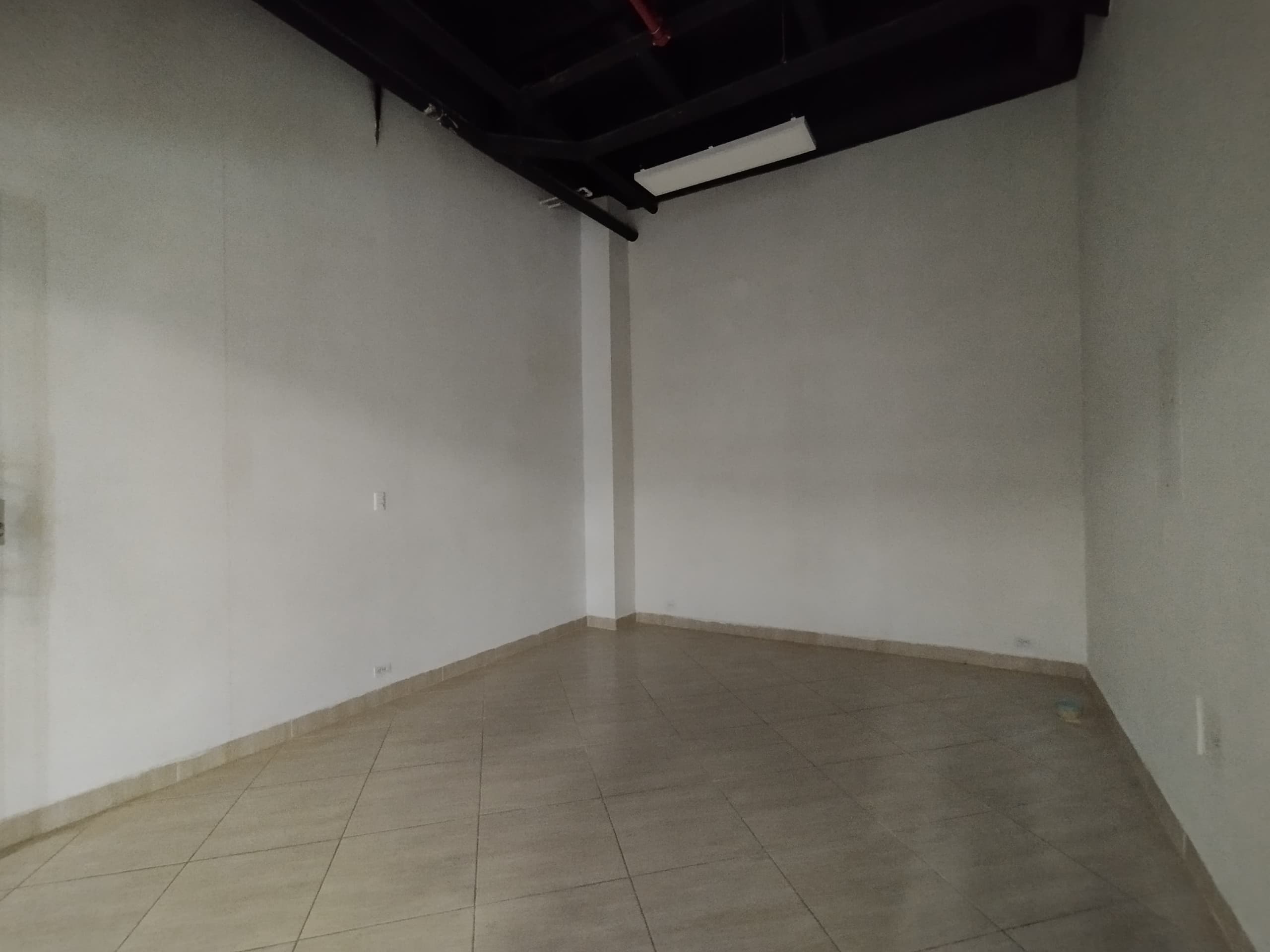 Local en arriendo en Glorieta Pilsen, Itagui — foto 3 de 6