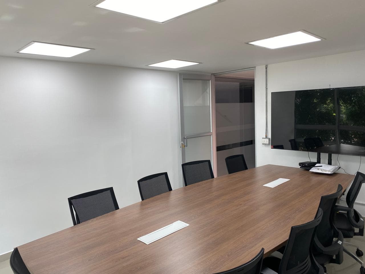 Oficina en arriendo en Suramericana, Laureles, Medellín — foto 2 de 8
