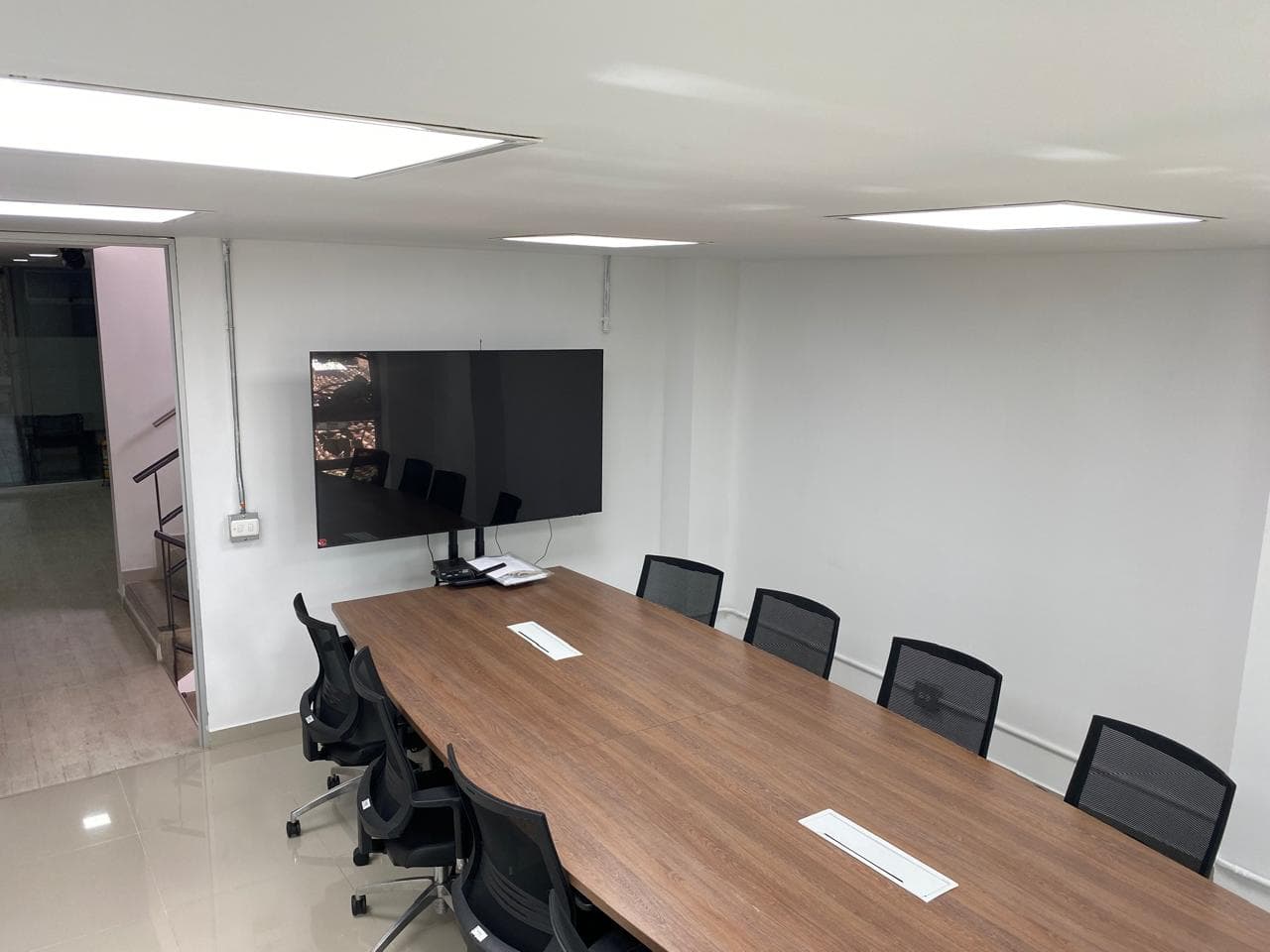 Oficina en arriendo en Suramericana, Laureles, Medellín — foto 3 de 8