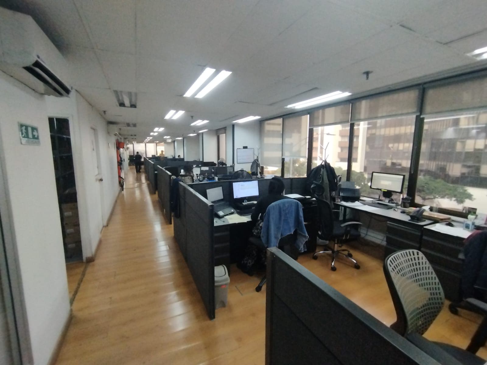 Oficina en arriendo en La Candelaria, Centro, Medellín — foto 1 de 15