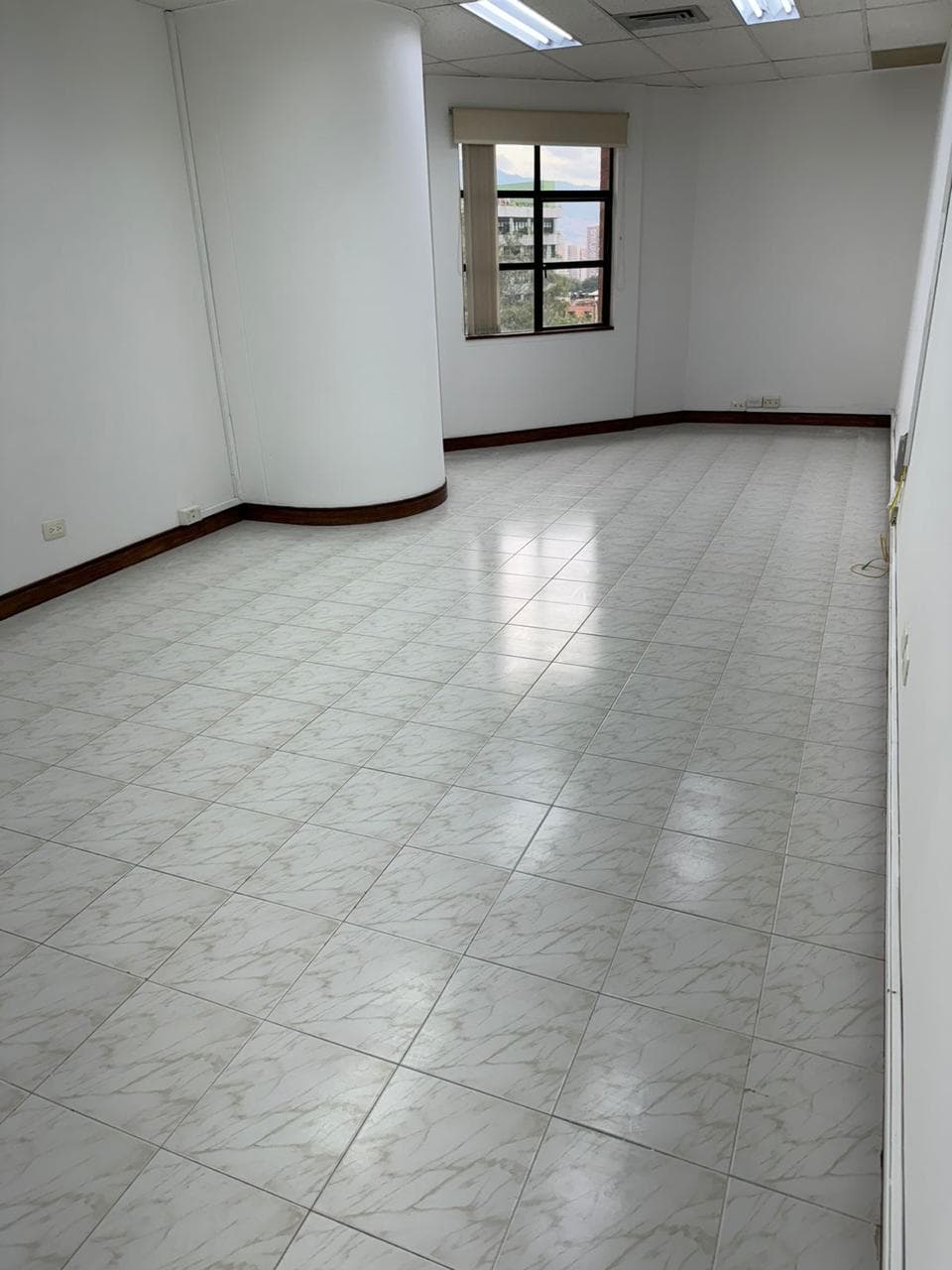 Oficina en arriendo en El Poblado, Medellín — foto 2 de 7