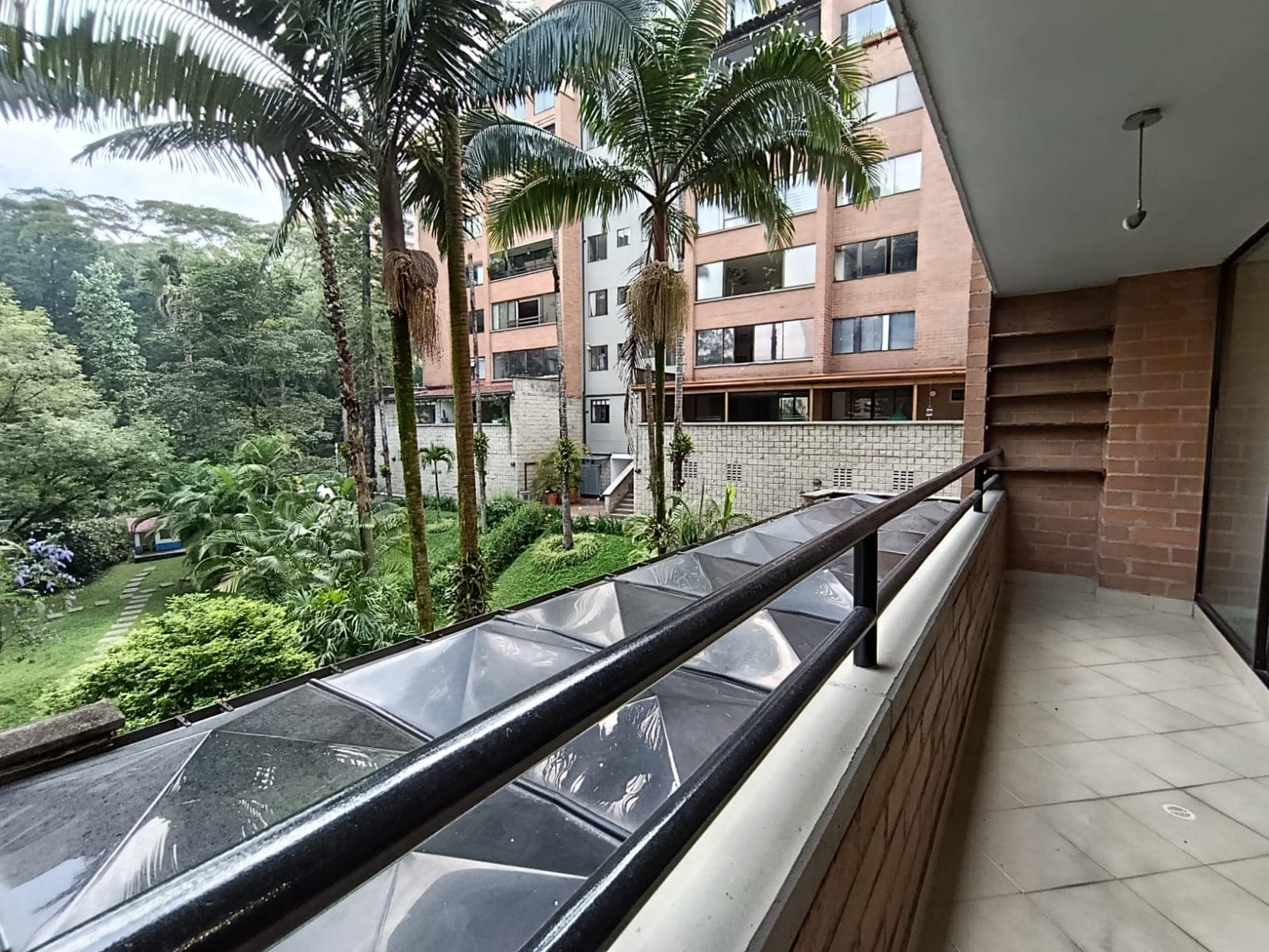 Apartamento en arriendo en Los Balsos, El Poblado, Medellín — foto 4 de 20
