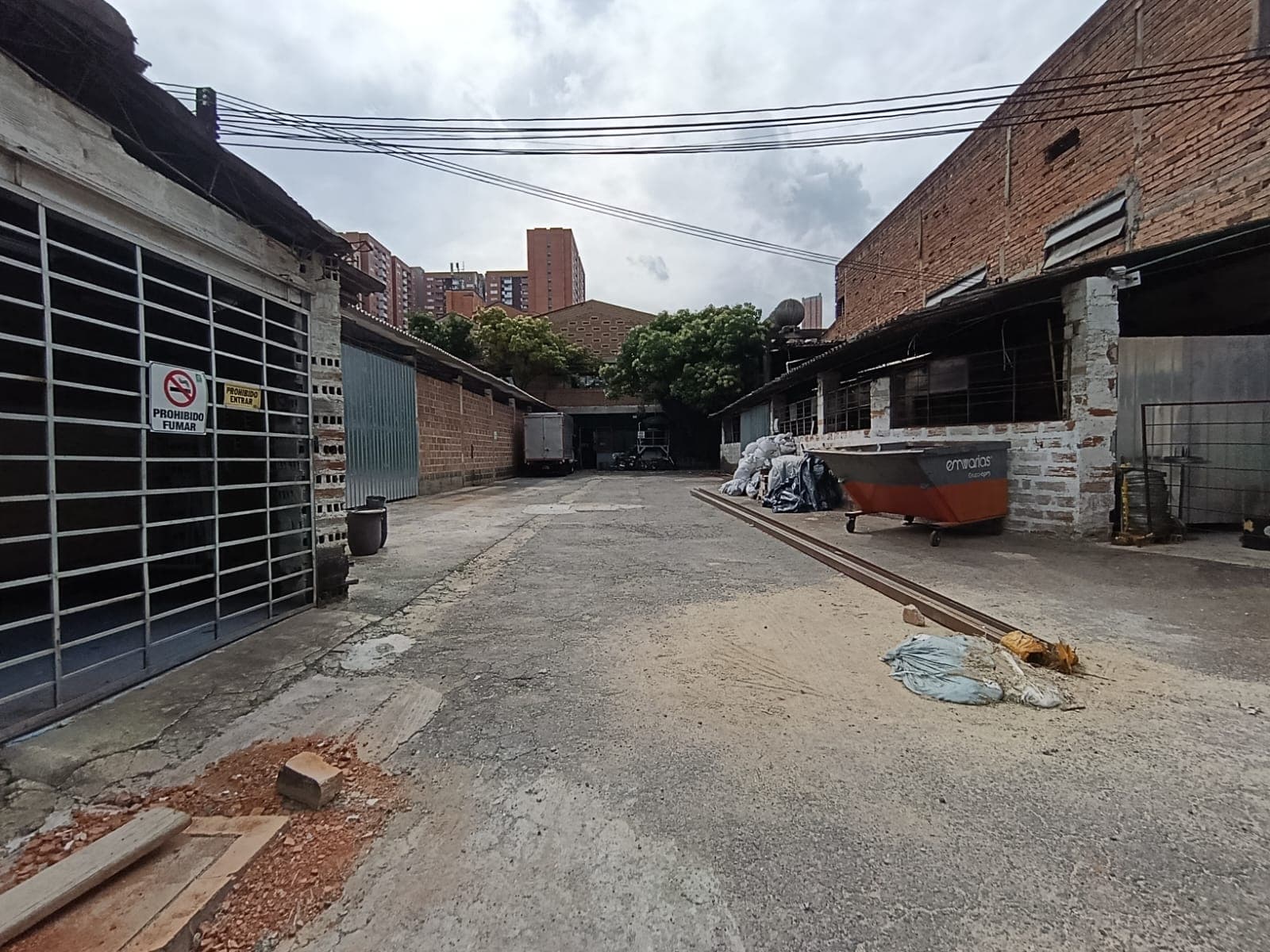 Bodega en arriendo en Perpetuo Socorro, Centro, Medellín — foto 3 de 14