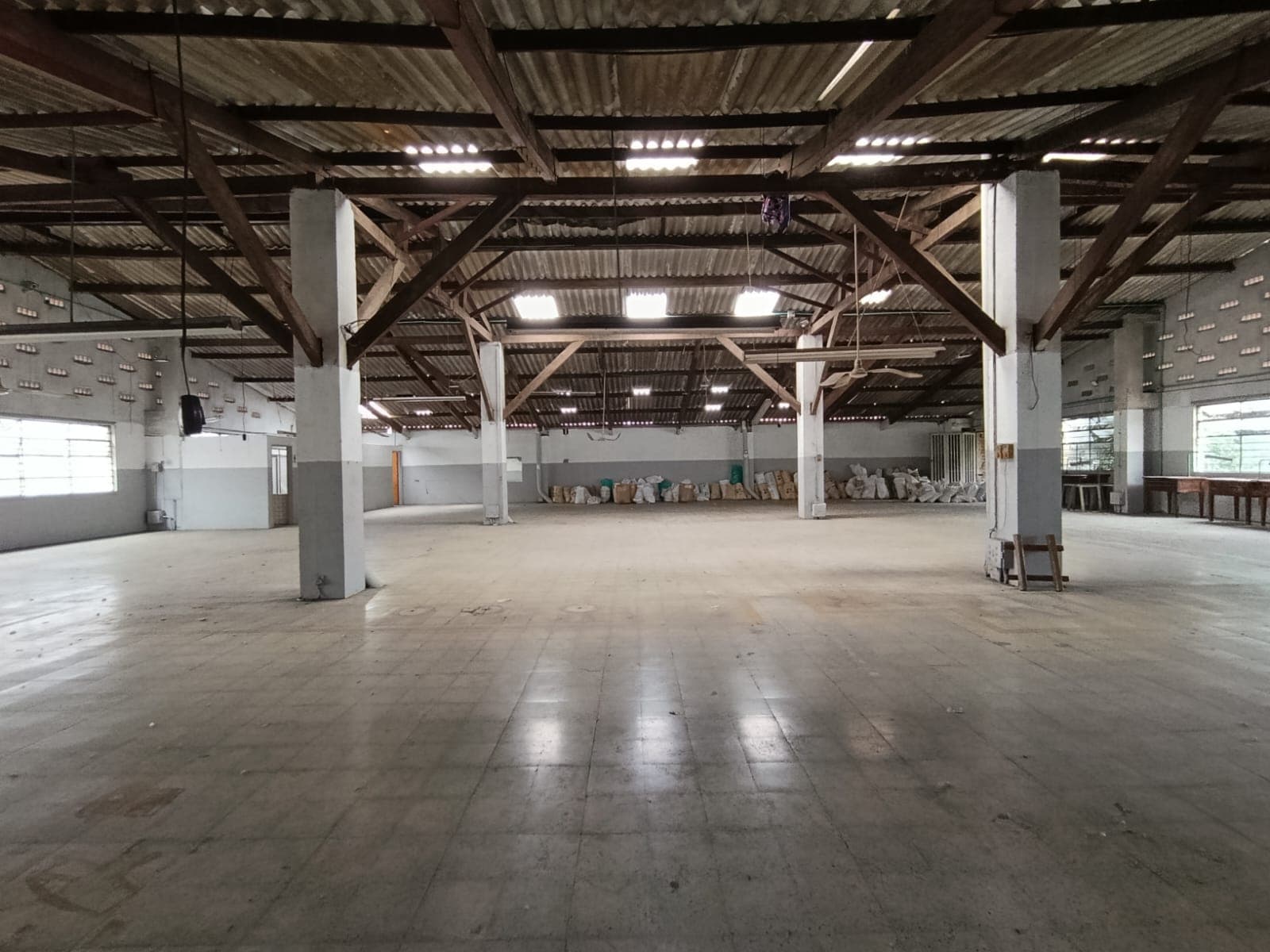 Bodega en arriendo en Perpetuo Socorro, Centro, Medellín — foto 4 de 14