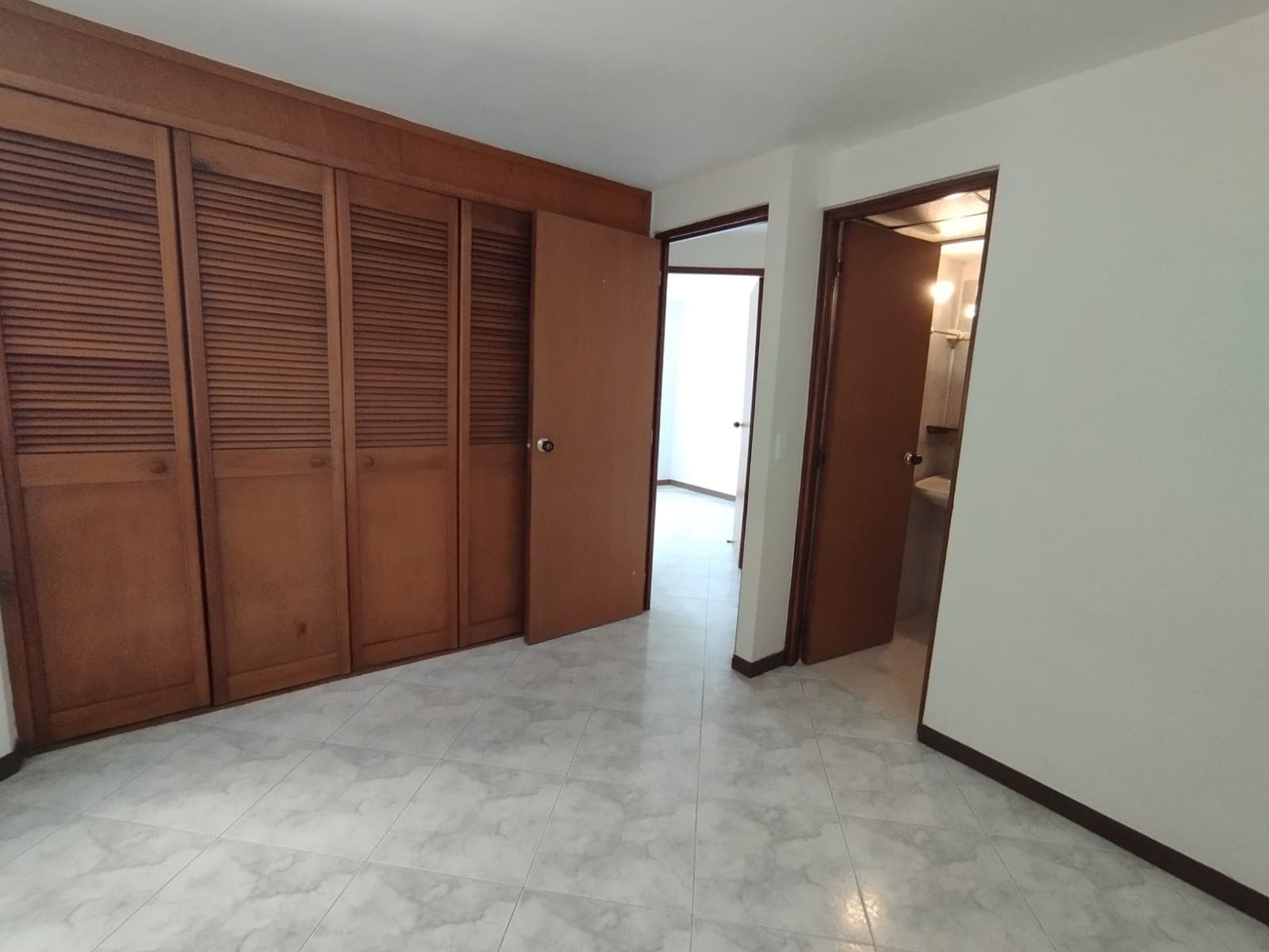 Apartamento en arriendo en Castropol, El Poblado, Medellín — foto 4 de 20
