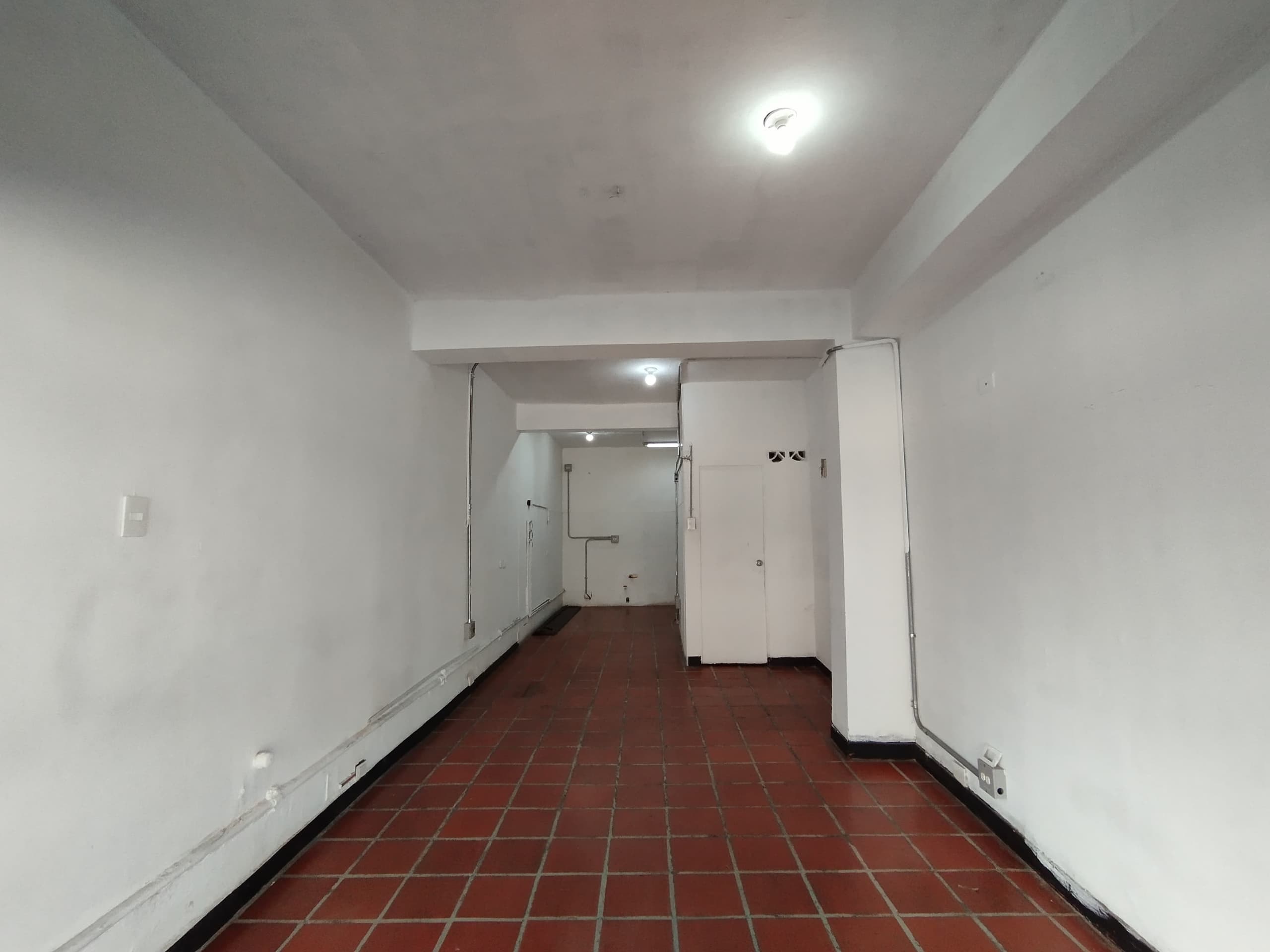 Local en arriendo en La Magnolia, Envigado — foto 1 de 6