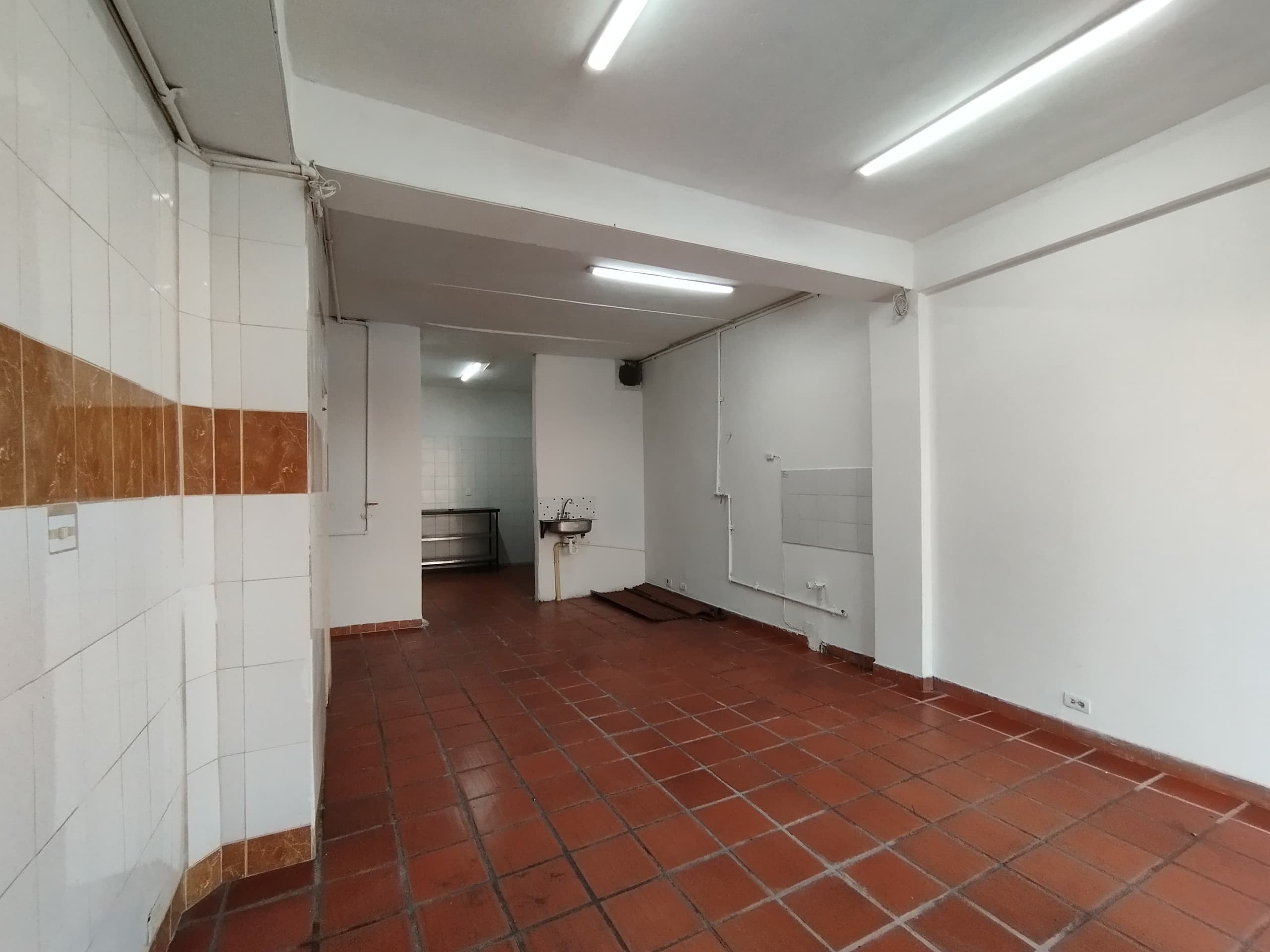 Local en arriendo en La Magnolia, Envigado — foto 2 de 9