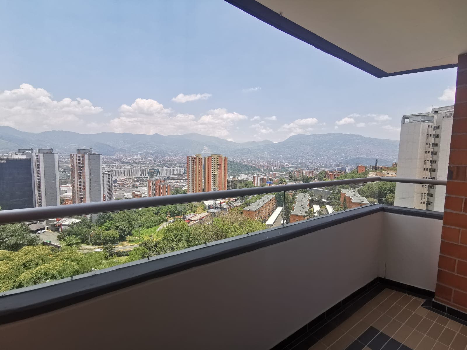 Apartamento en arriendo en Loma del Indio, El Poblado, Medellín — foto 1 de 20