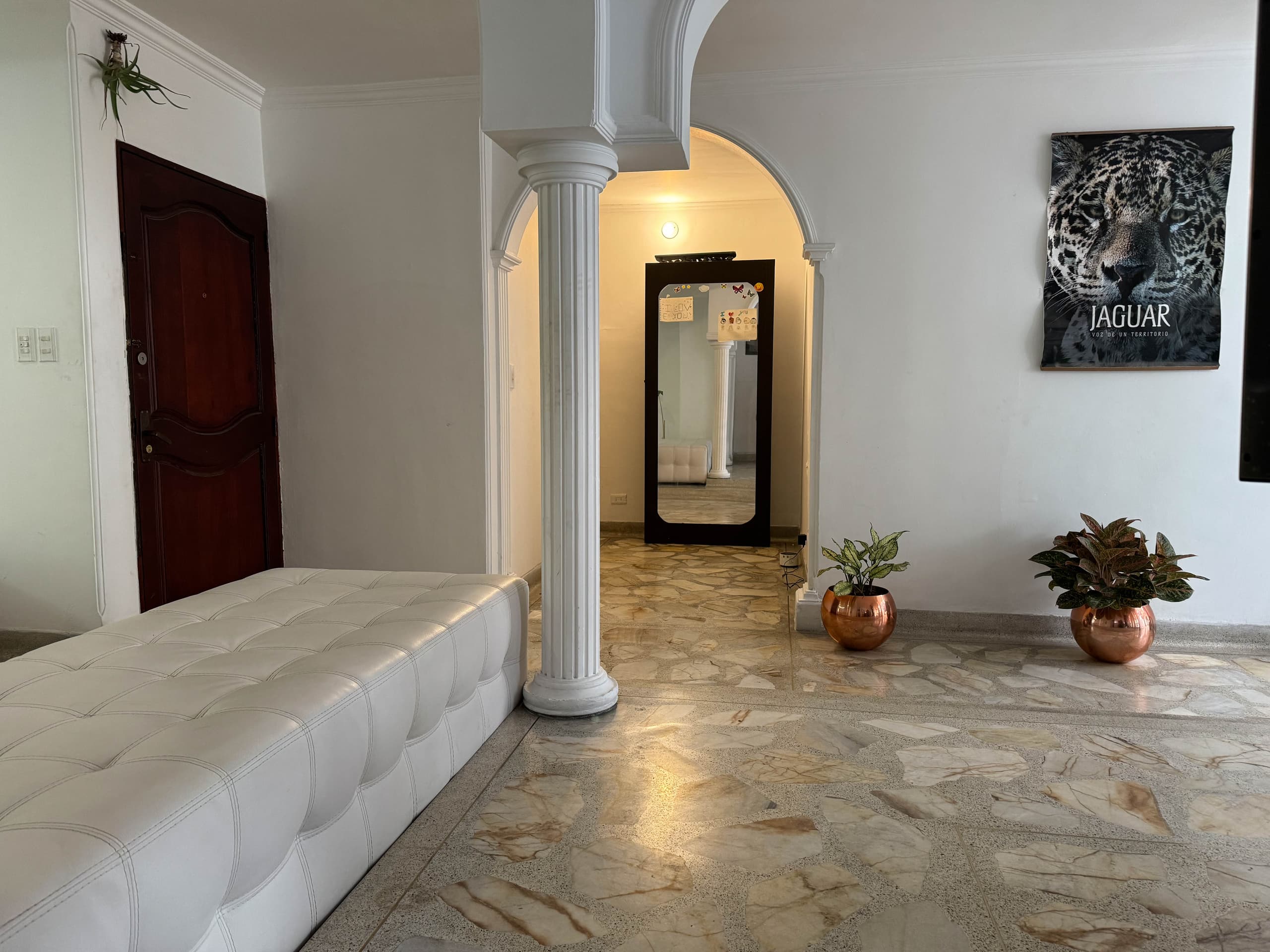 Apartamento en arriendo en Laureles, Medellín — foto 2 de 13