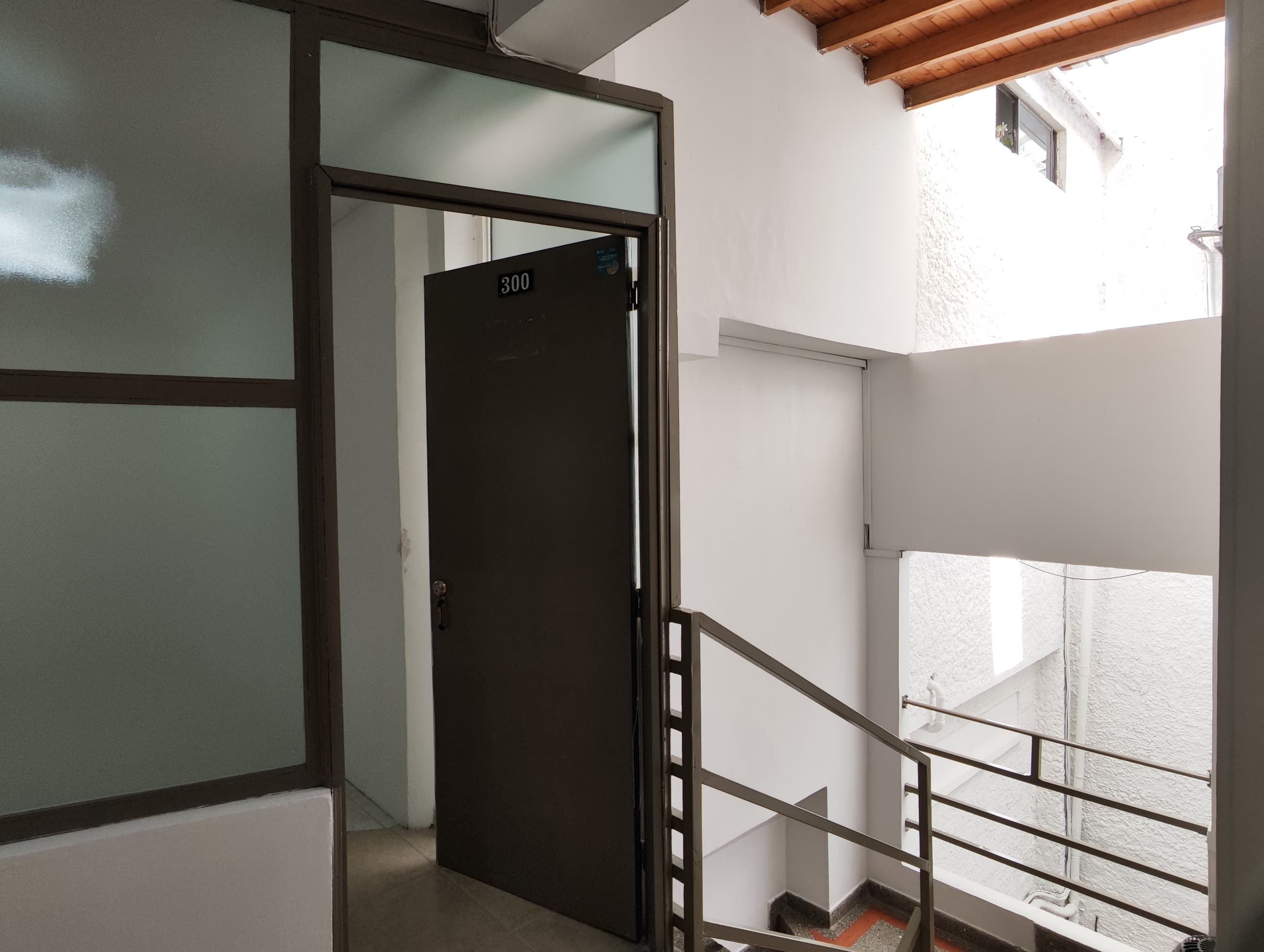 Oficina en arriendo en Suramericana, Laureles, Medellín — foto 2 de 9