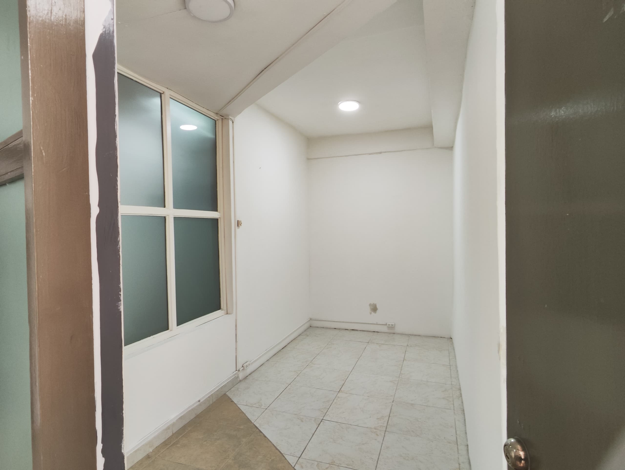 Oficina en arriendo en Suramericana, Laureles, Medellín — foto 3 de 9