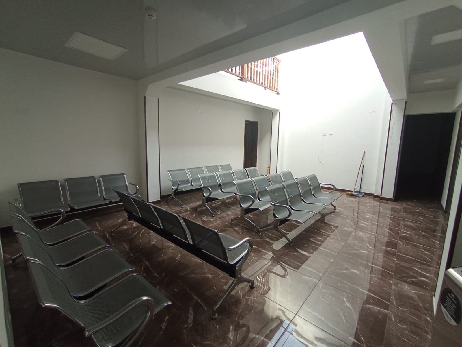 Casa Comercial en arriendo en Prado, Centro, Medellín — foto 1 de 20