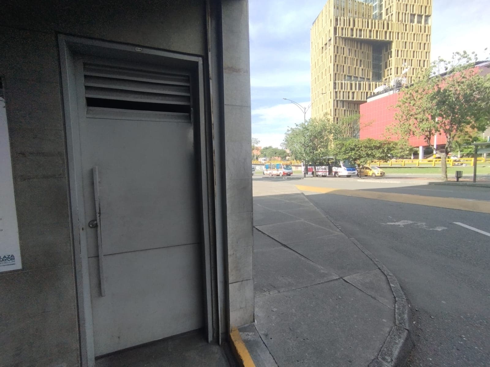 Bodega en arriendo en Alpujarra, Centro, Medellín — foto 3 de 8