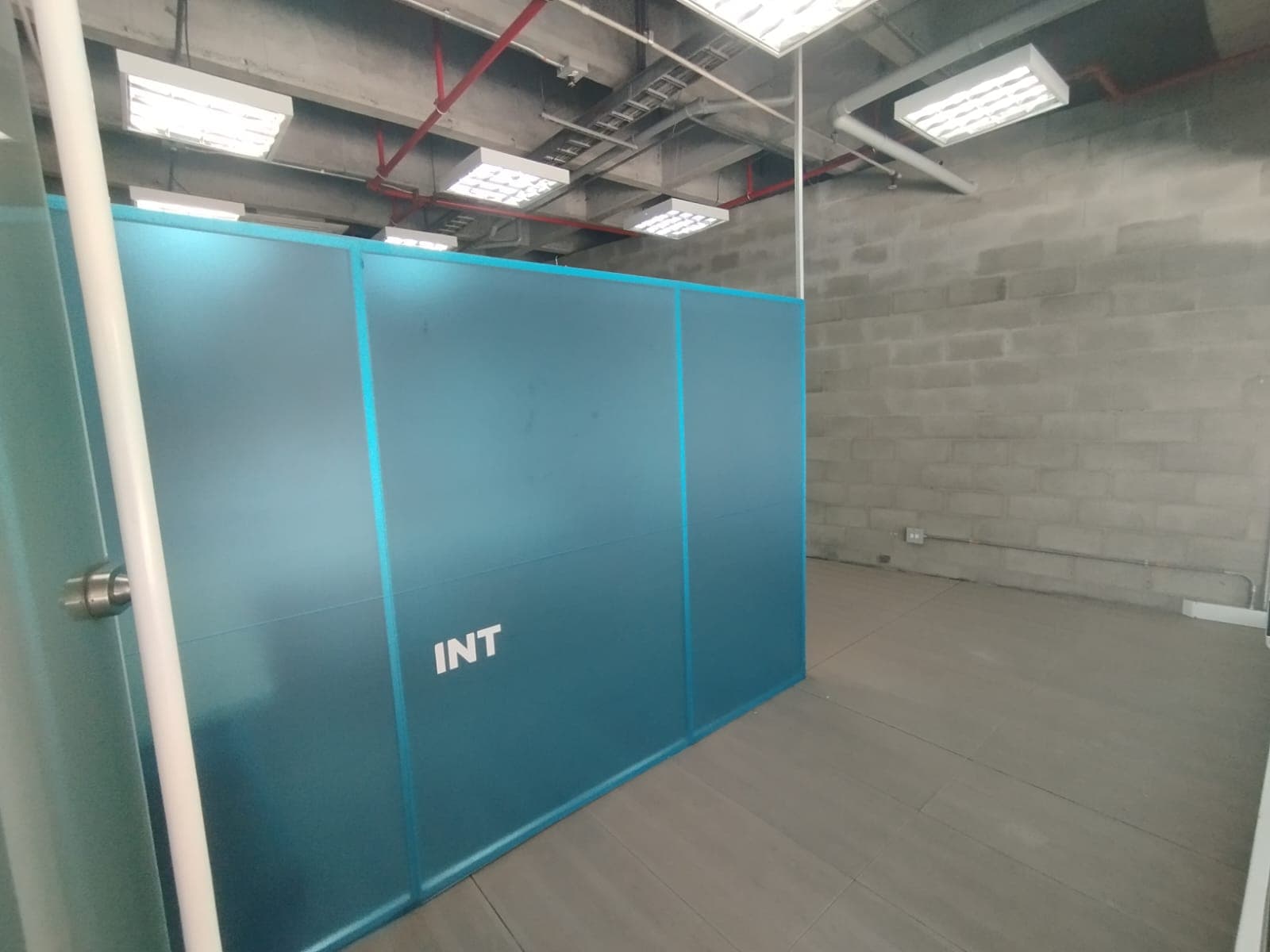 Oficina en arriendo en Alpujarra, Centro, Medellín — foto 2 de 9