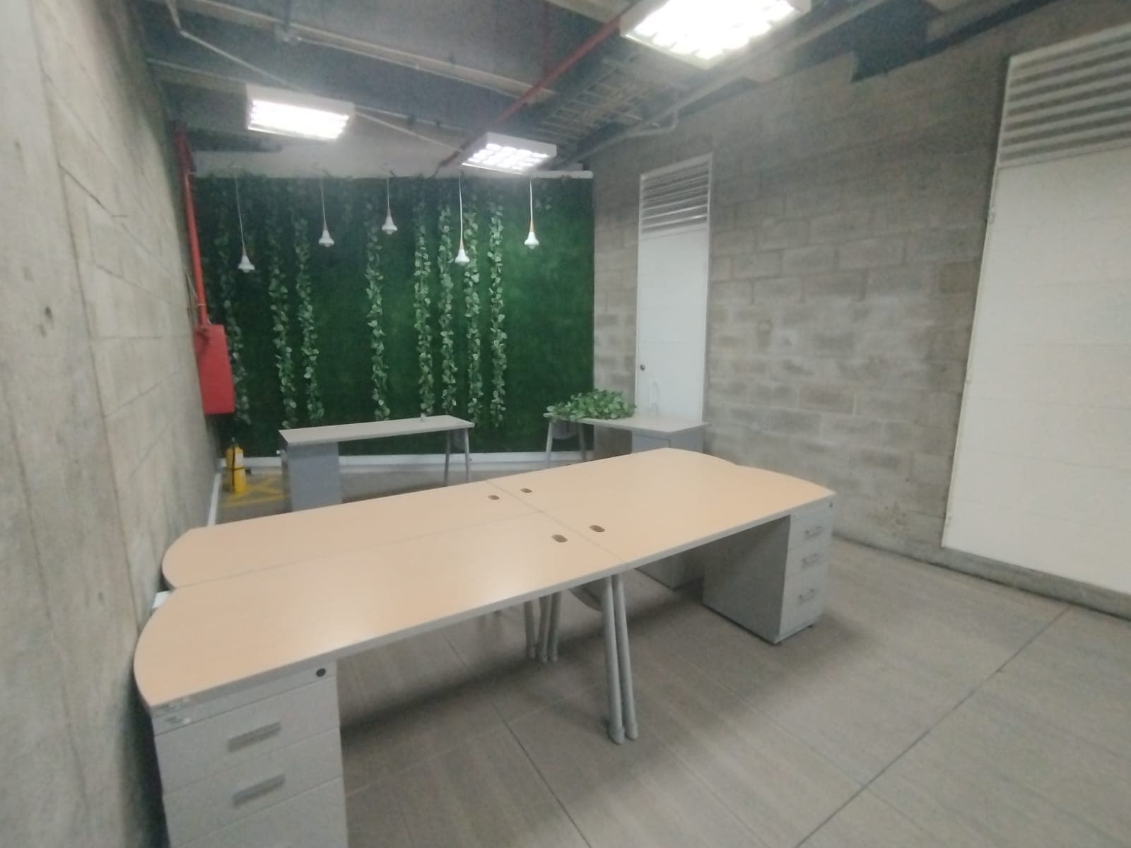 Oficina en arriendo en Alpujarra, Centro, Medellín — foto 3 de 9