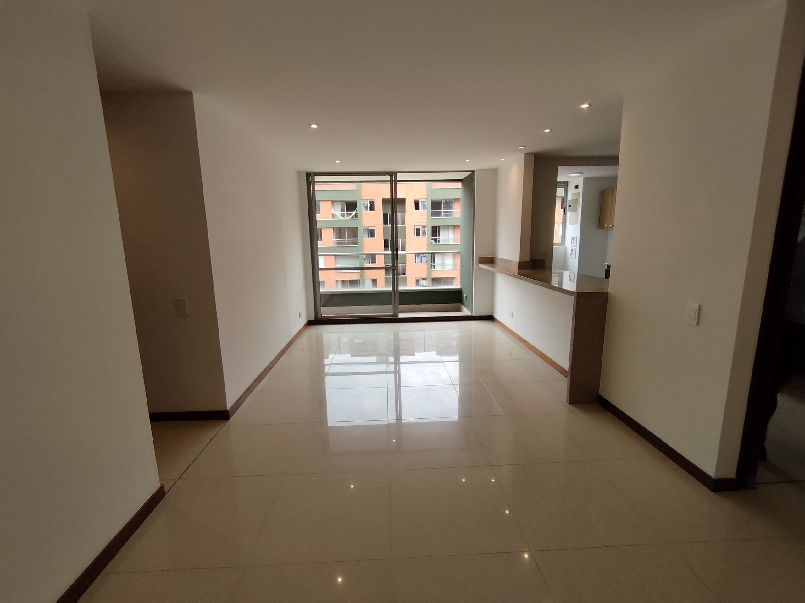 Apartamento en arriendo en Ciudad Del Rio, El Poblado, Medellín — foto 2 de 18