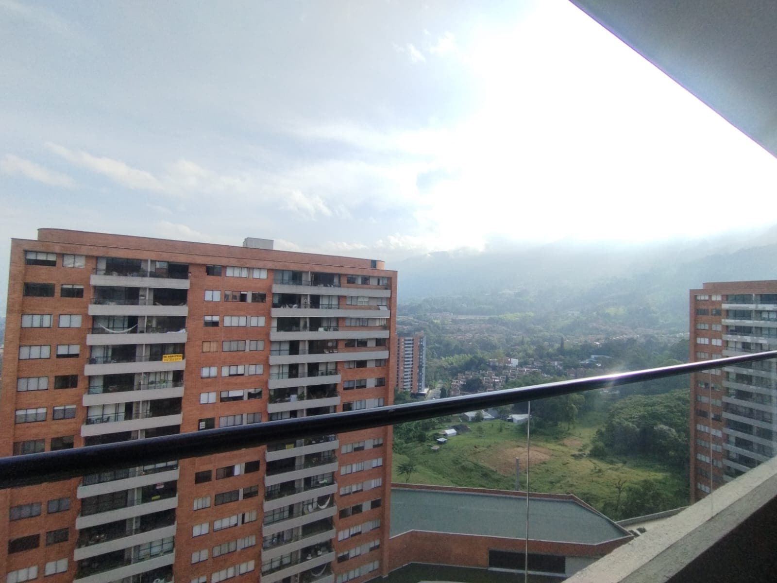 Apartaestudio en arriendo en Loma Del Escobero, Envigado — foto 1 de 16
