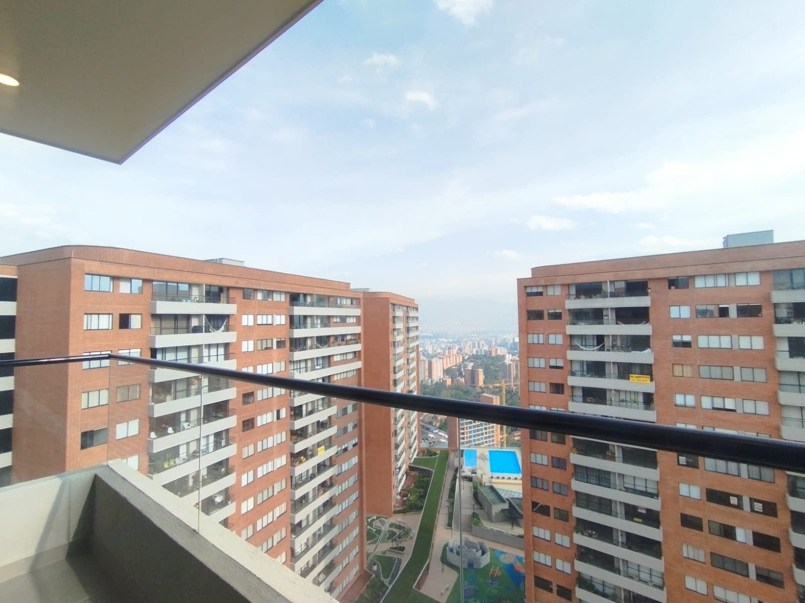 Apartaestudio en arriendo en Loma Del Escobero, Envigado — foto 2 de 16