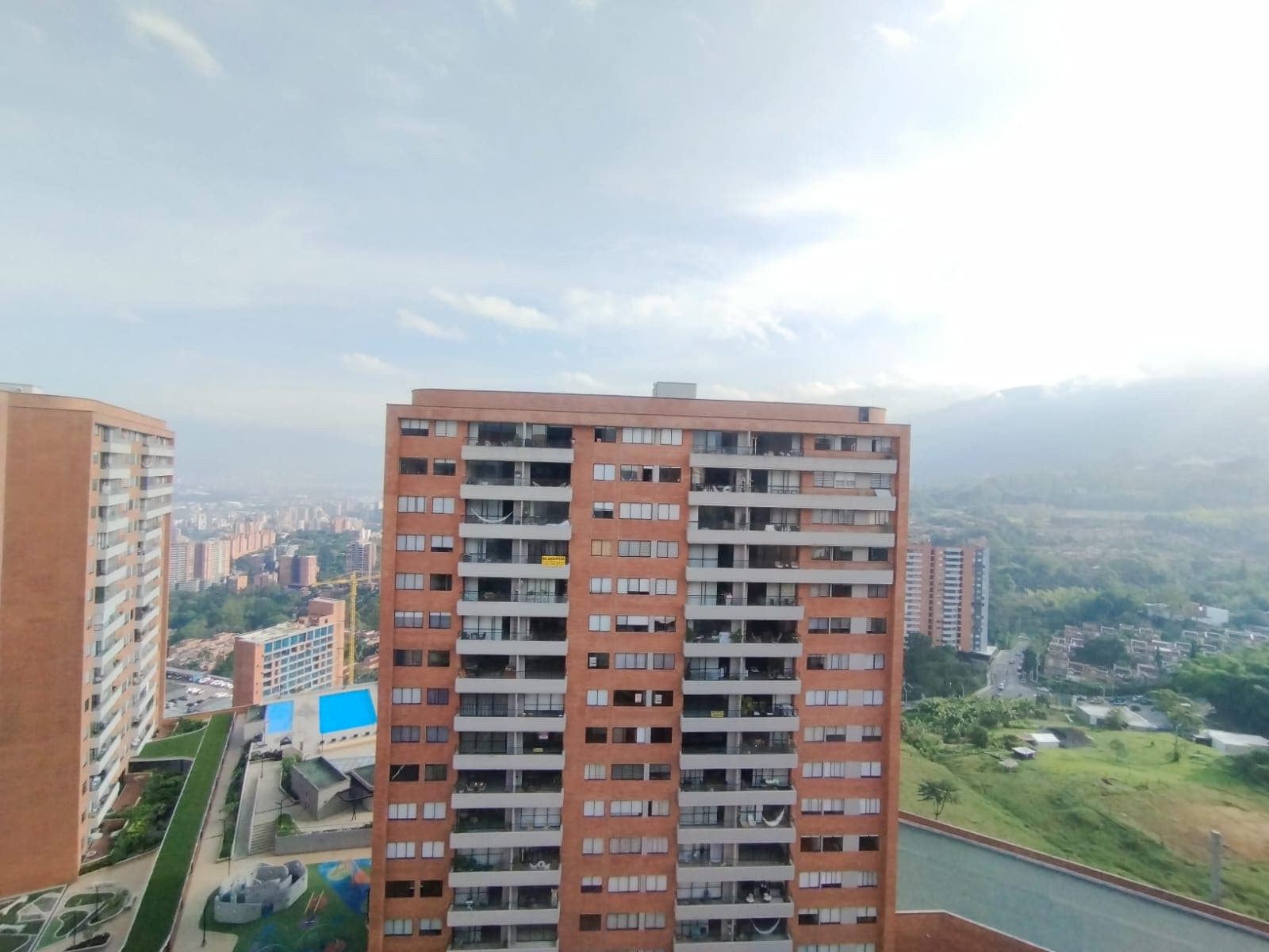 Apartaestudio en arriendo en Loma Del Escobero, Envigado — foto 3 de 16