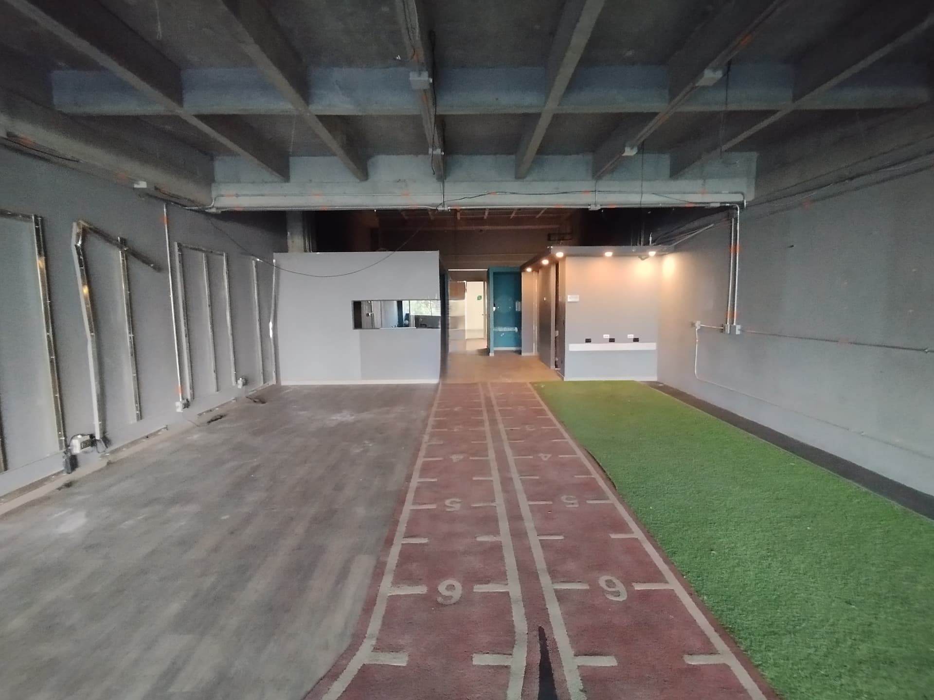 Local en arriendo en Ciudad Del Rio, El Poblado, Medellín — foto 1 de 14