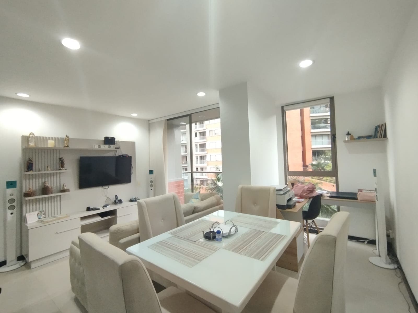 Apartamento en arriendo en Las Lomas, El Poblado, Medellín — foto 1 de 19