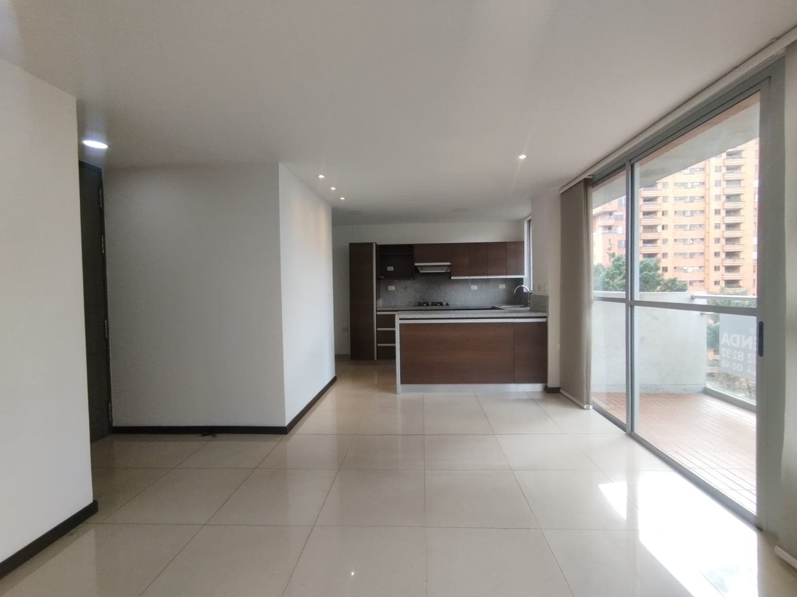 Apartamento en arriendo en Los Balsos, El Poblado, Medellín — foto 1 de 20