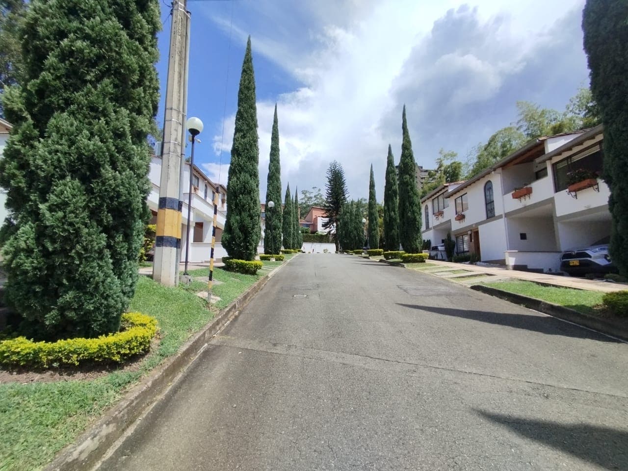 Casa Vivienda en arriendo en El Campestre La Frontera, El Poblado, Medellín — foto 3 de 20