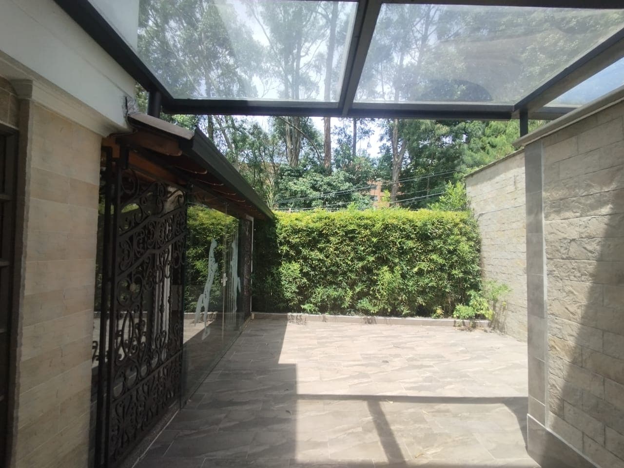 Casa Vivienda en arriendo en El Campestre La Frontera, El Poblado, Medellín — foto 4 de 20
