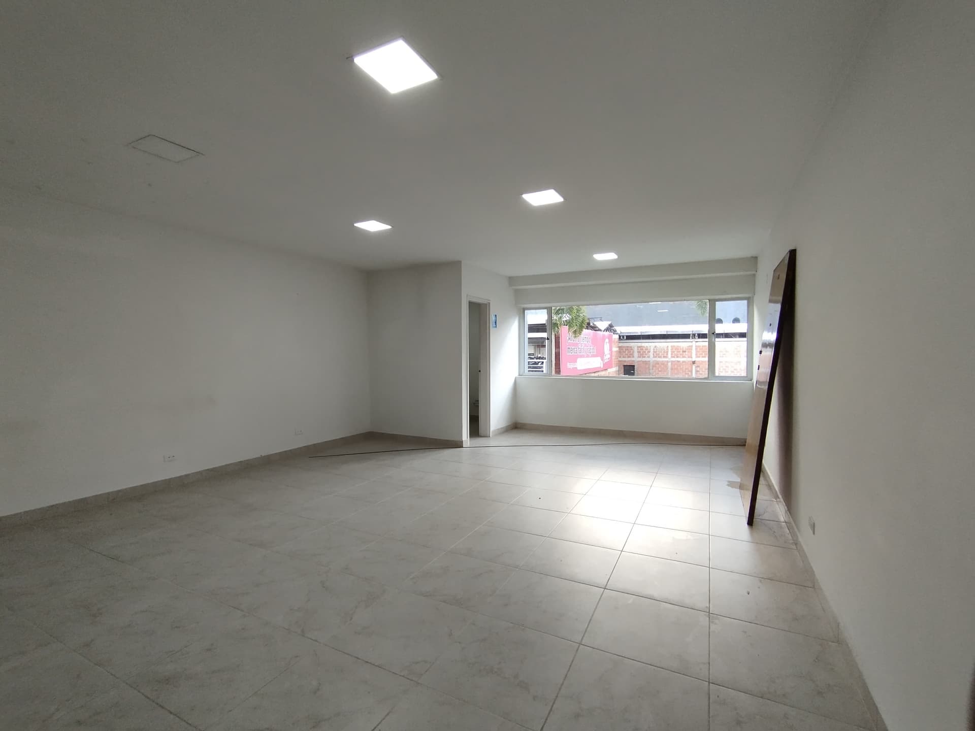 Oficina en arriendo en Parque De, Envigado — foto 1 de 8