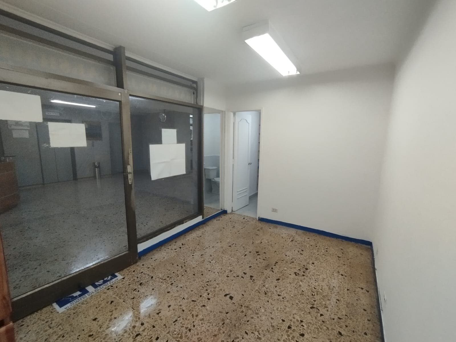 Local en arriendo en La Candelaria, Centro, Medellín — foto 1 de 11