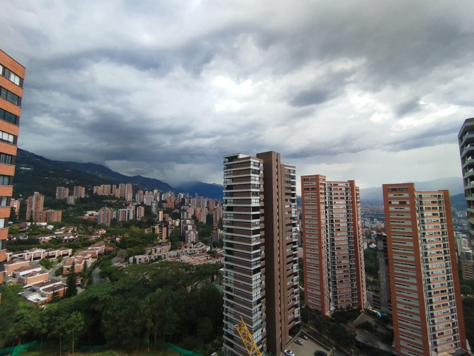 Apartamento en arriendo en Altos del Poblado Cola del Zorro, Medellín — foto 1 de 12