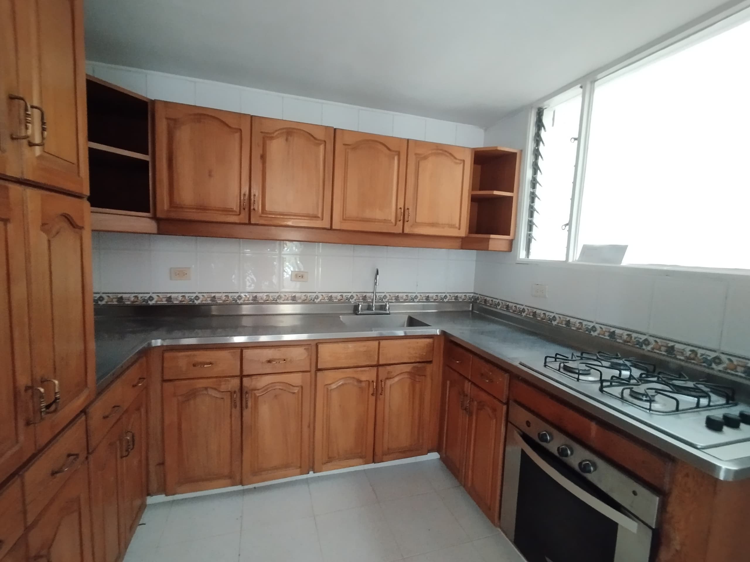 Casa Vivienda en arriendo en Los Balsos, El Poblado, Medellín — foto 3 de 20