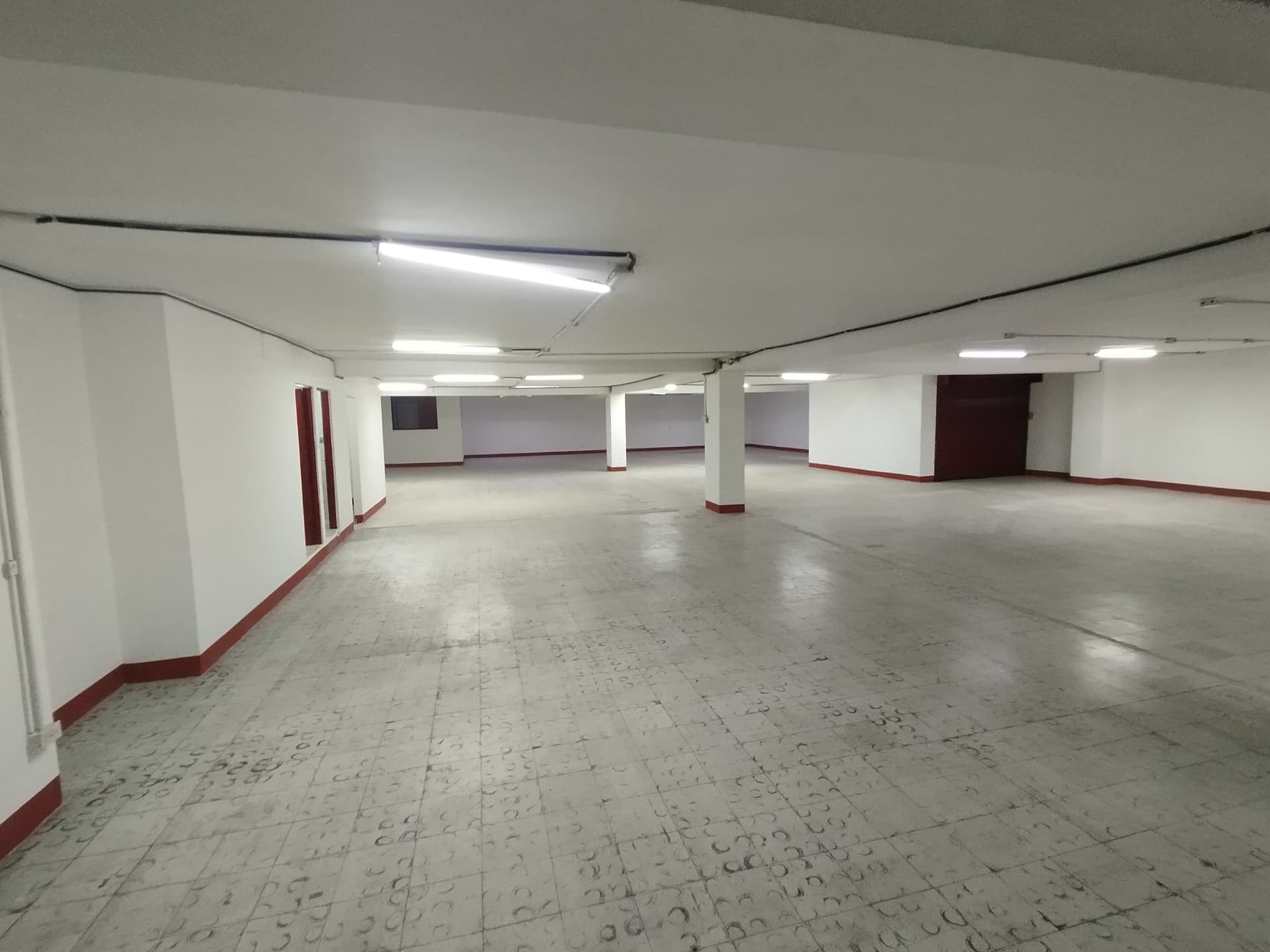 Bodega en arriendo en Caribe, Centro, Medellín — foto 1 de 20