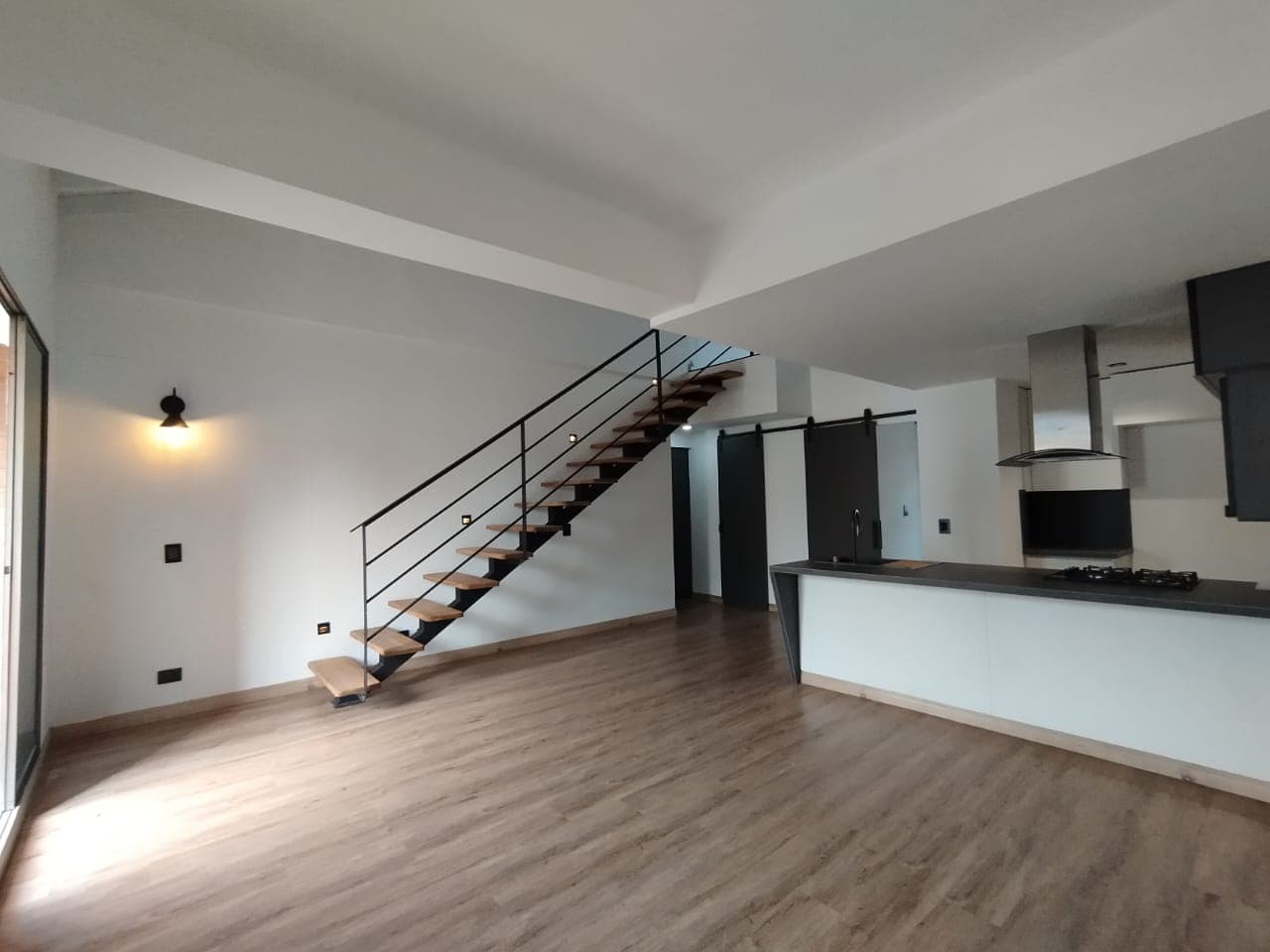 Apartamento en arriendo en El Portal, Envigado — foto 2 de 20