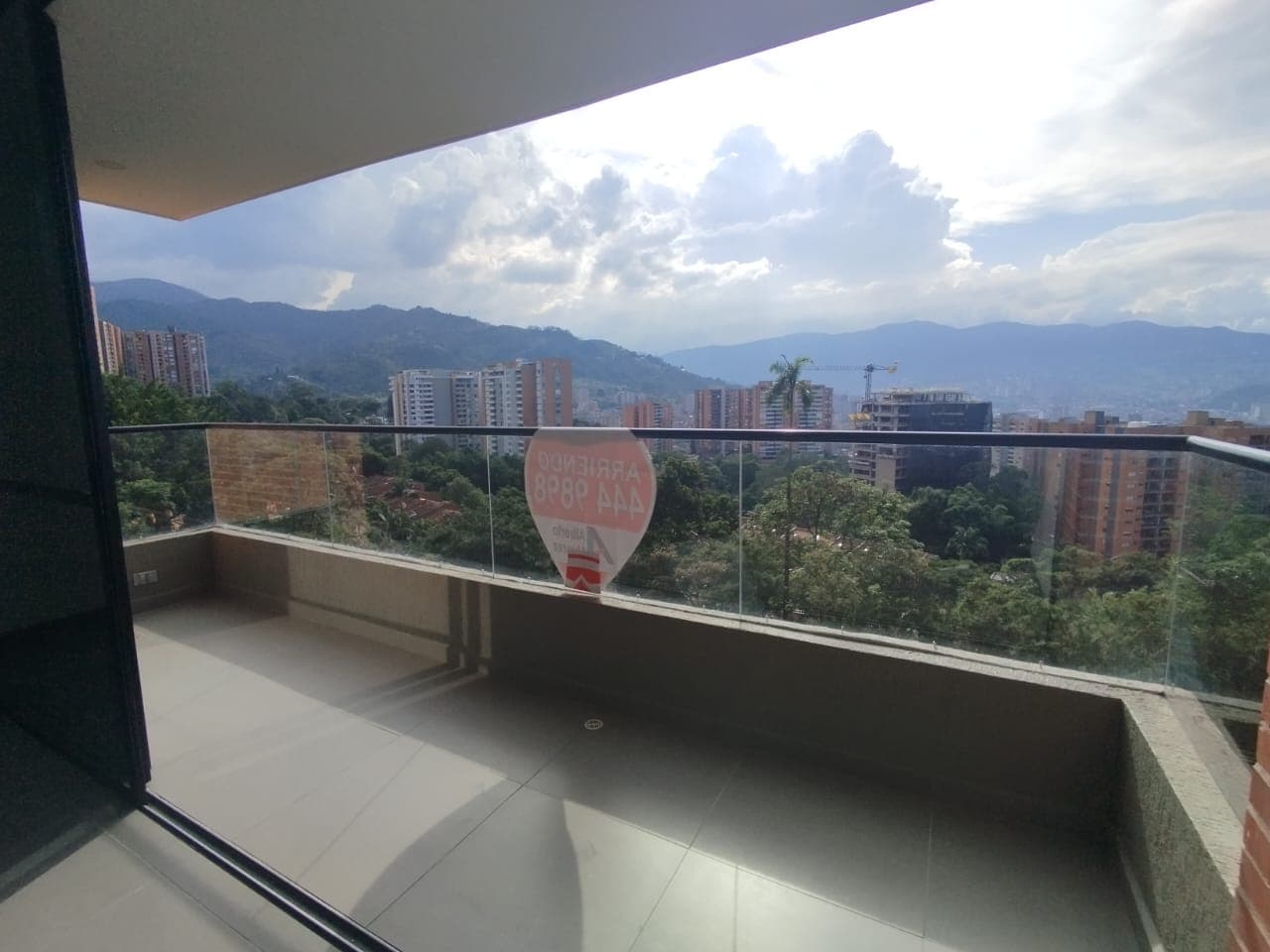 Apartamento en arriendo en Loma Del Escobero, Envigado — foto 1 de 16