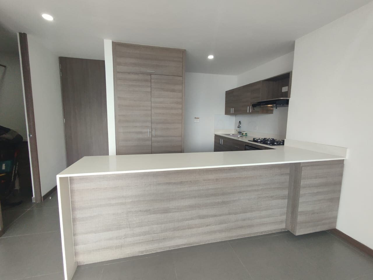 Apartamento en arriendo en Loma Del Escobero, Envigado — foto 2 de 16