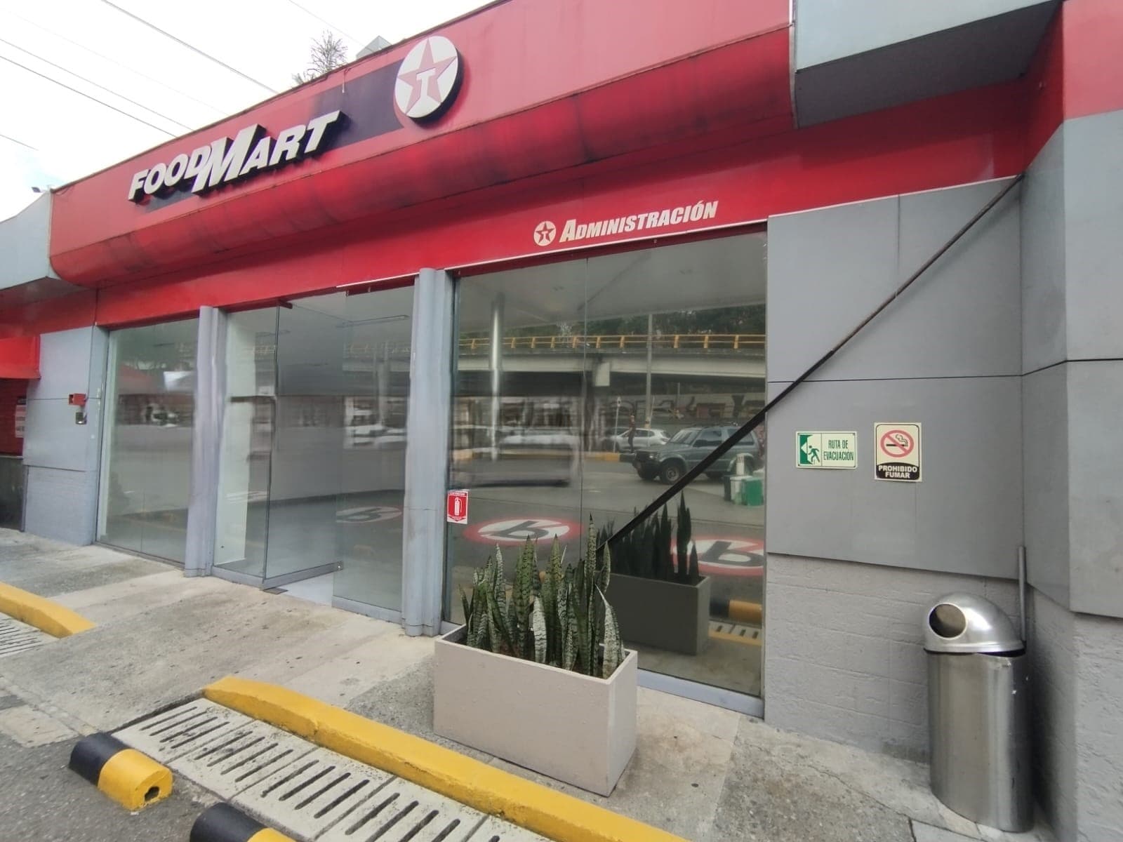 Local en arriendo en Las Palmas, Centro, Medellín — foto 1 de 14