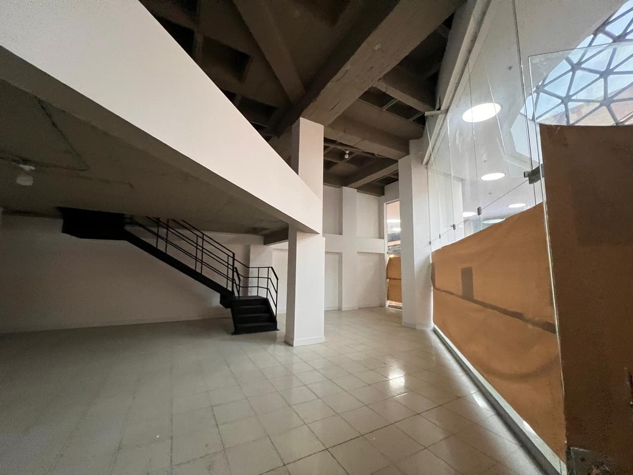 Local en arriendo en Conquistadores, Laureles, Medellín — foto 3 de 15