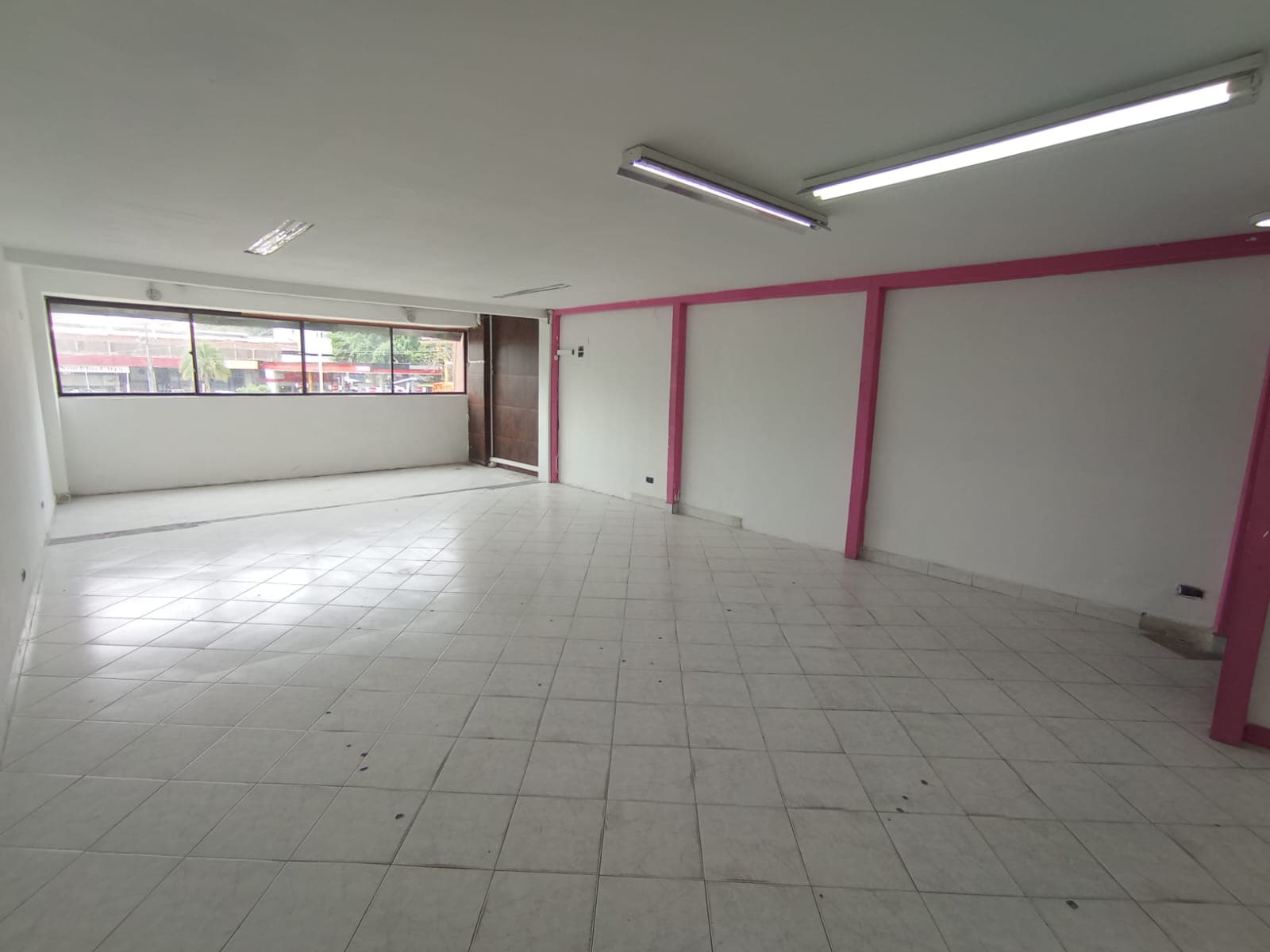 Local en arriendo en Guayabal, Medellín — foto 1 de 20