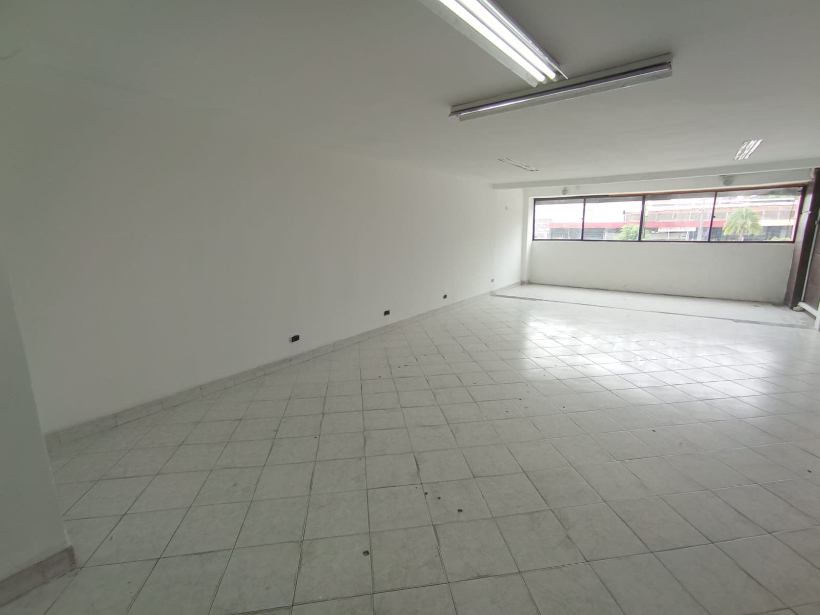 Local en arriendo en Guayabal, Medellín — foto 2 de 20